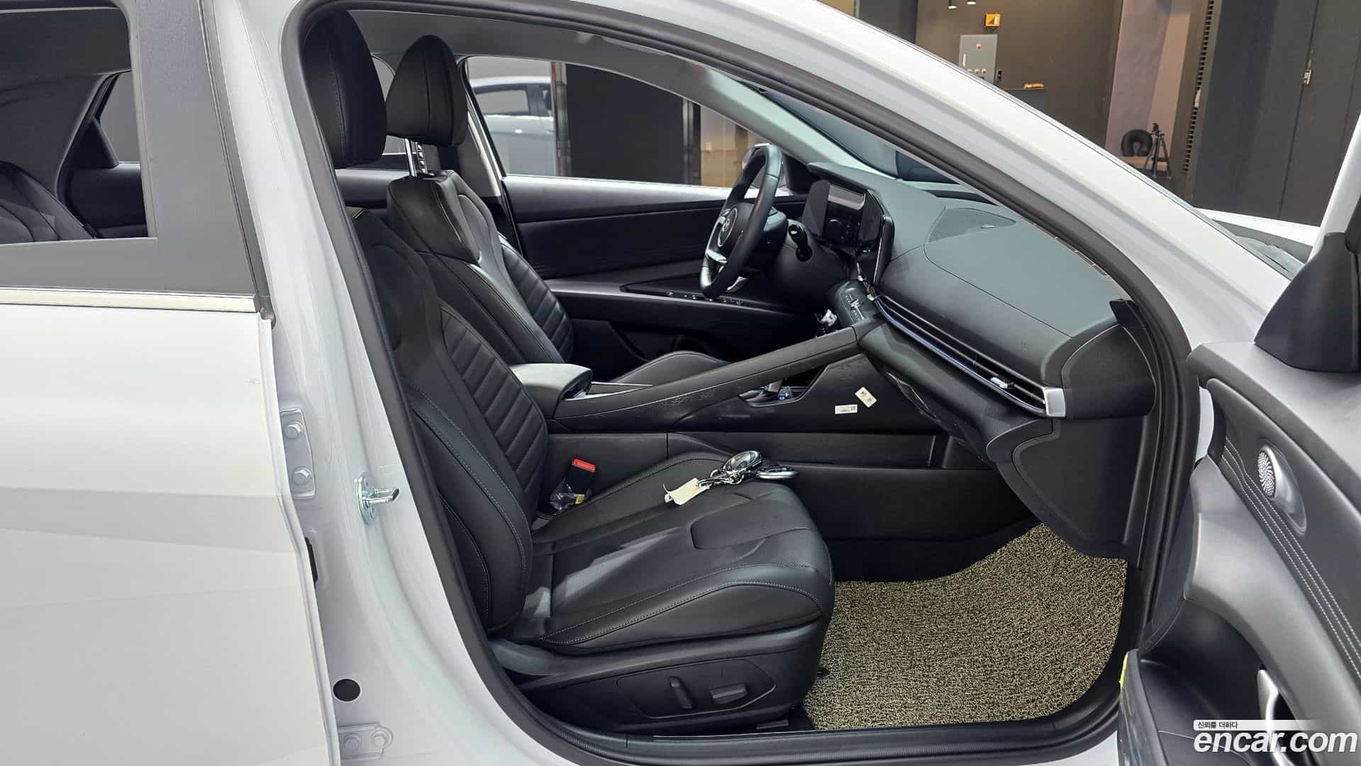 AVANTE Hyundai 2025.2-INNER-010