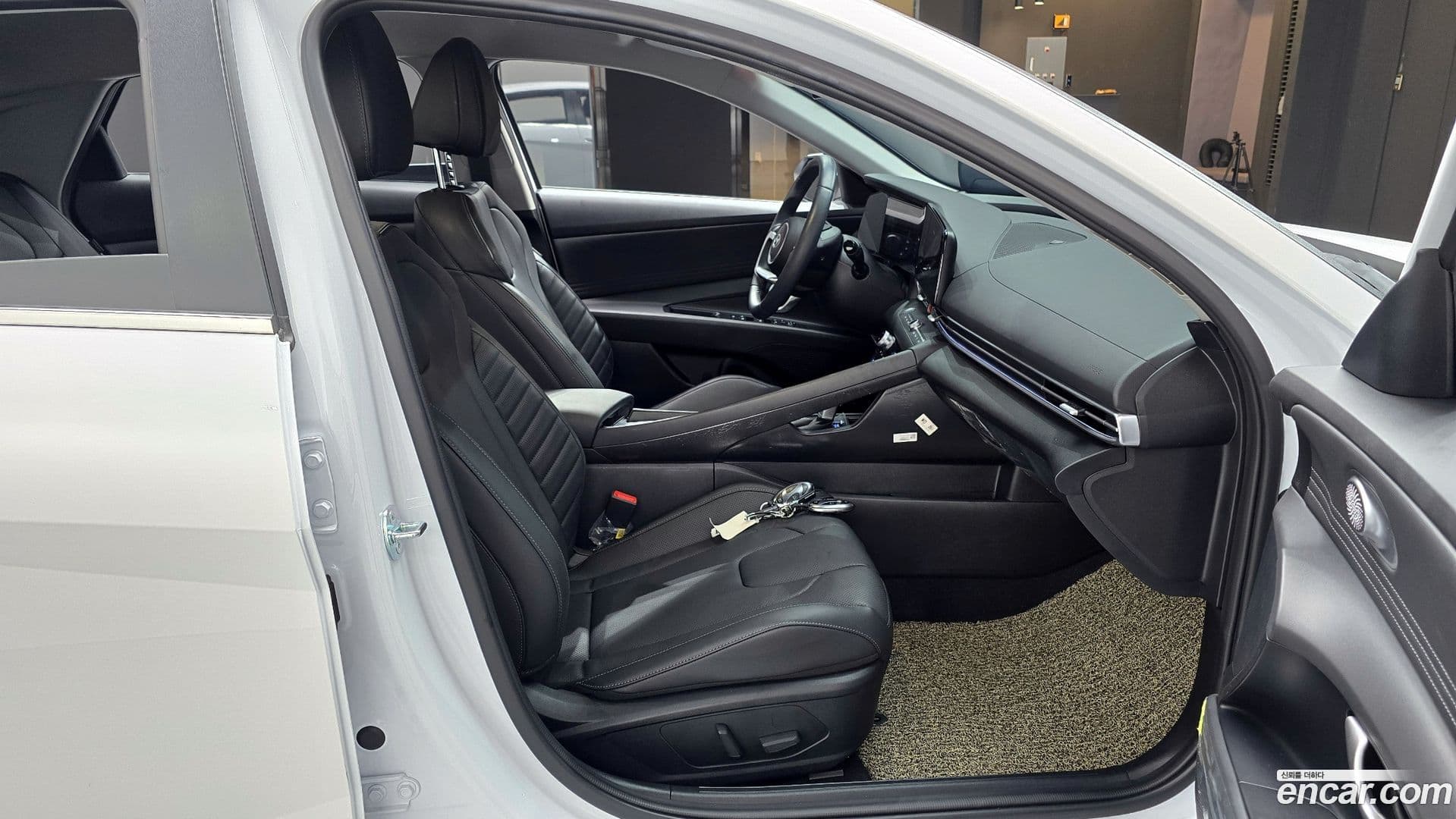 Main__Slider__Photo:AVANTE Hyundai 2025.2-9