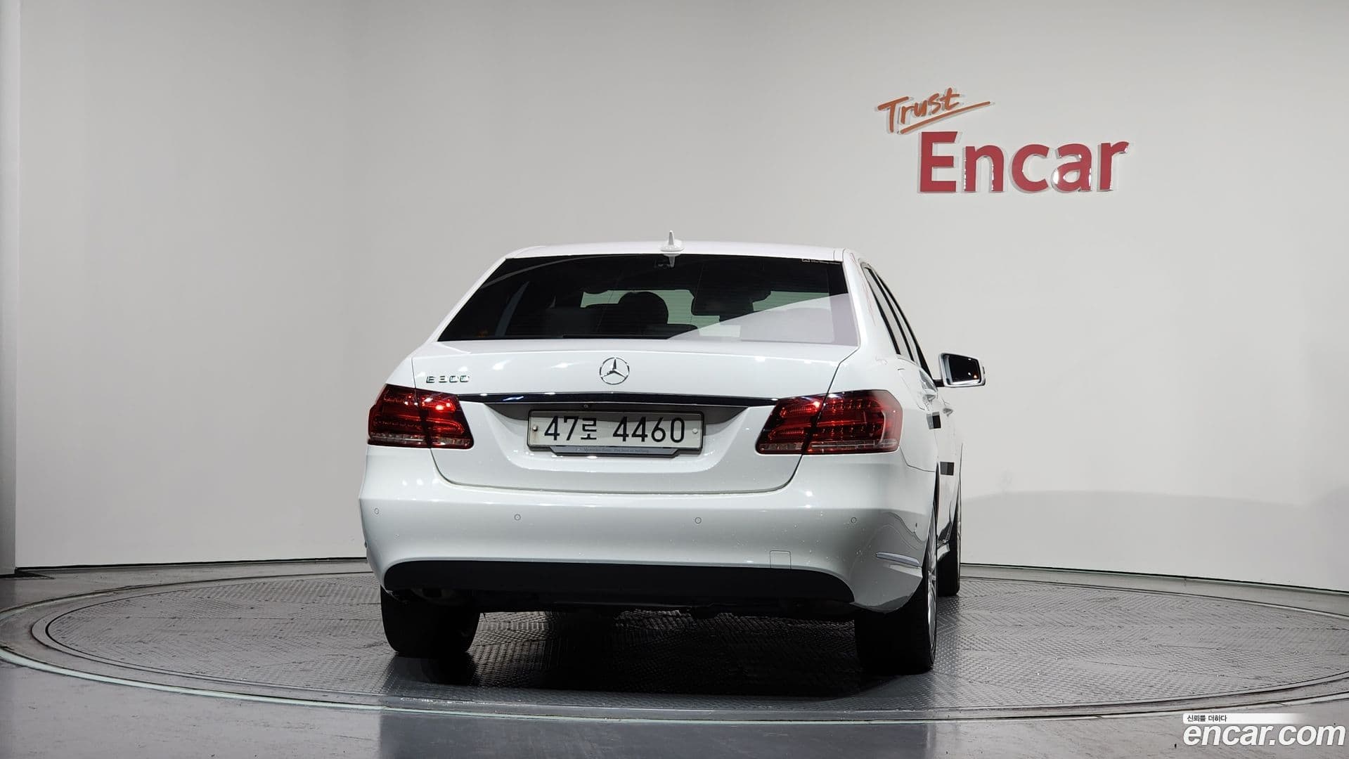 Main__Slider__Photo:E-Class Mercedes-Benz 2015.5-3