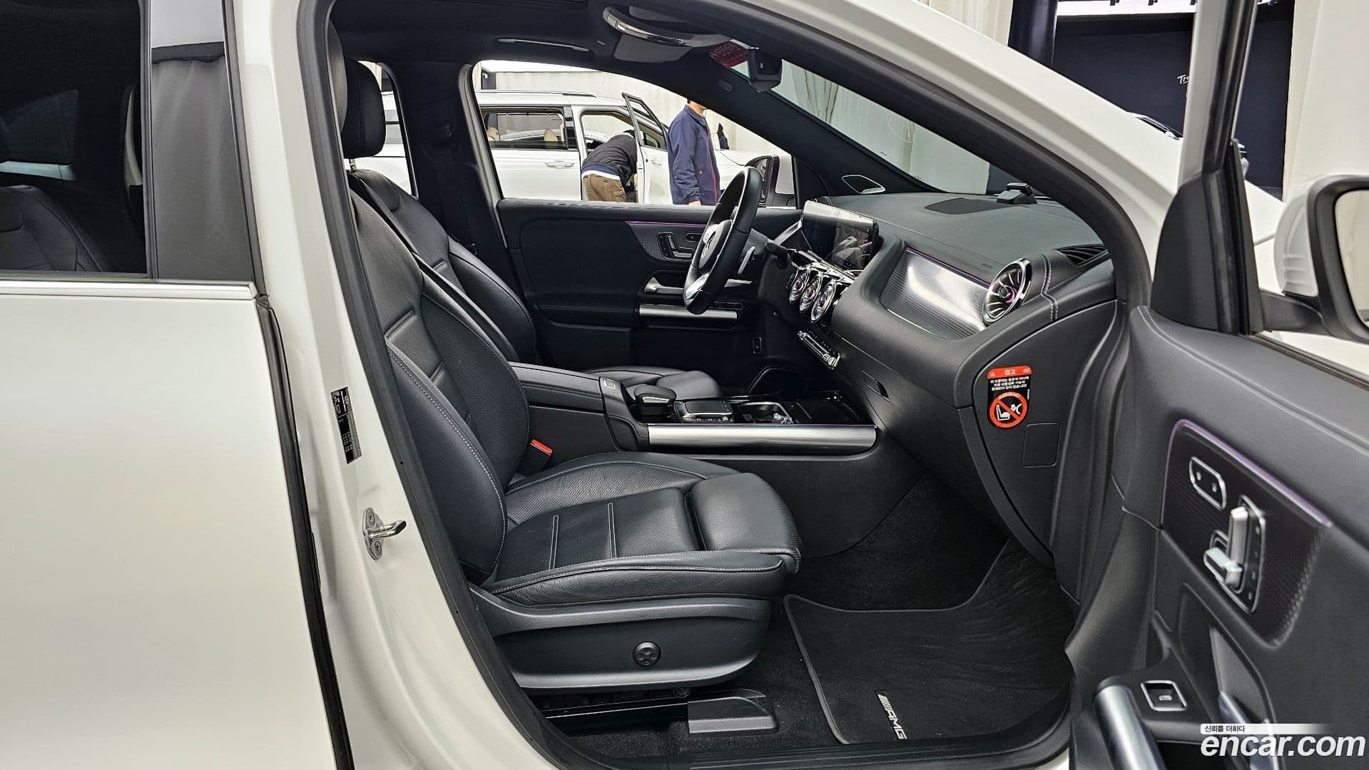 Main__Slider__Photo:EQA Mercedes-Benz 2023.2-10