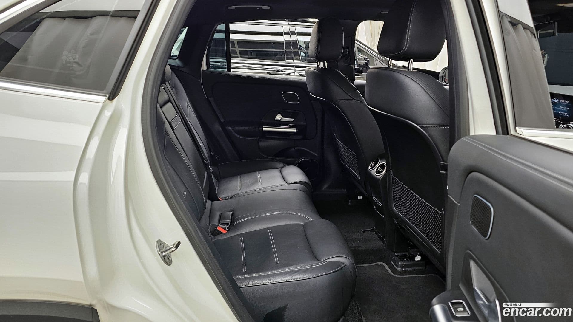 Main__Slider__Photo:EQA Mercedes-Benz 2023.2-11