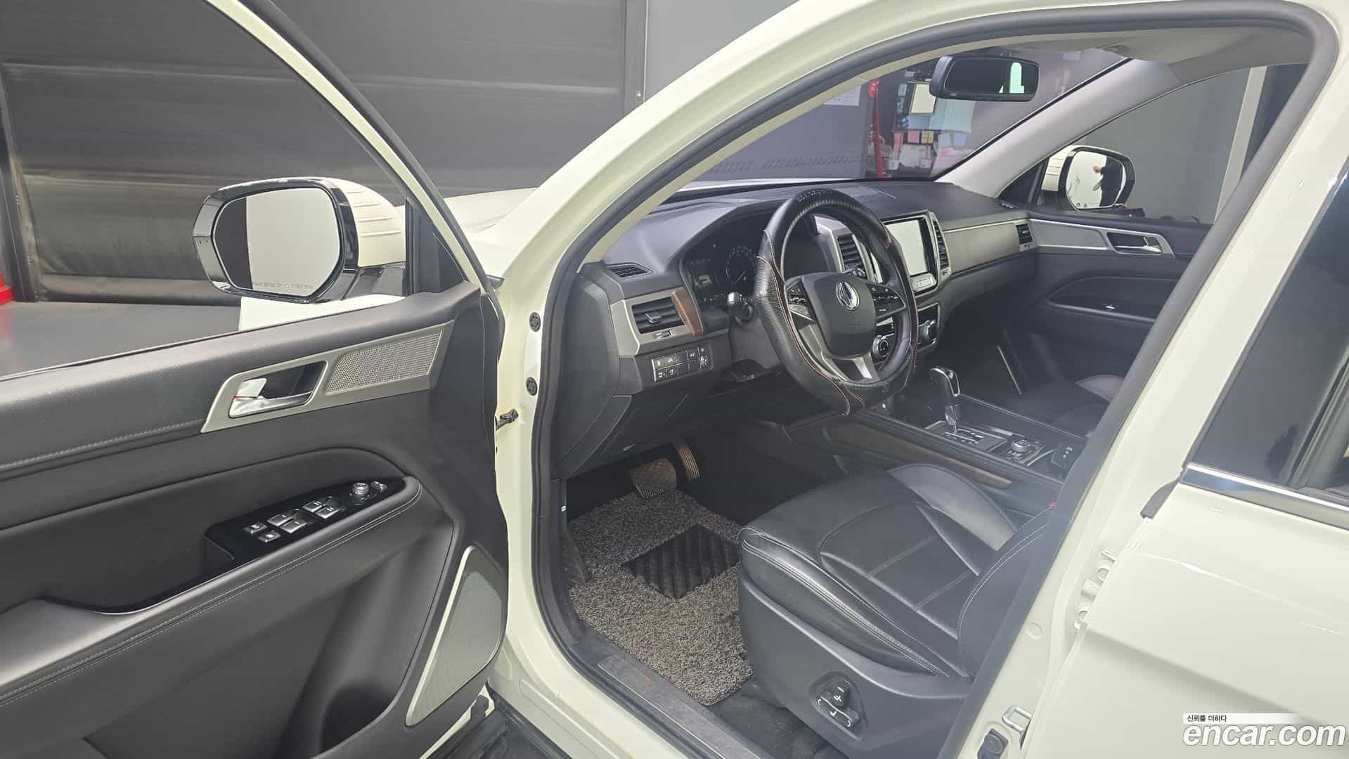 Rexton KG_Mobility_Ssangyong 2018.2-INNER-010
