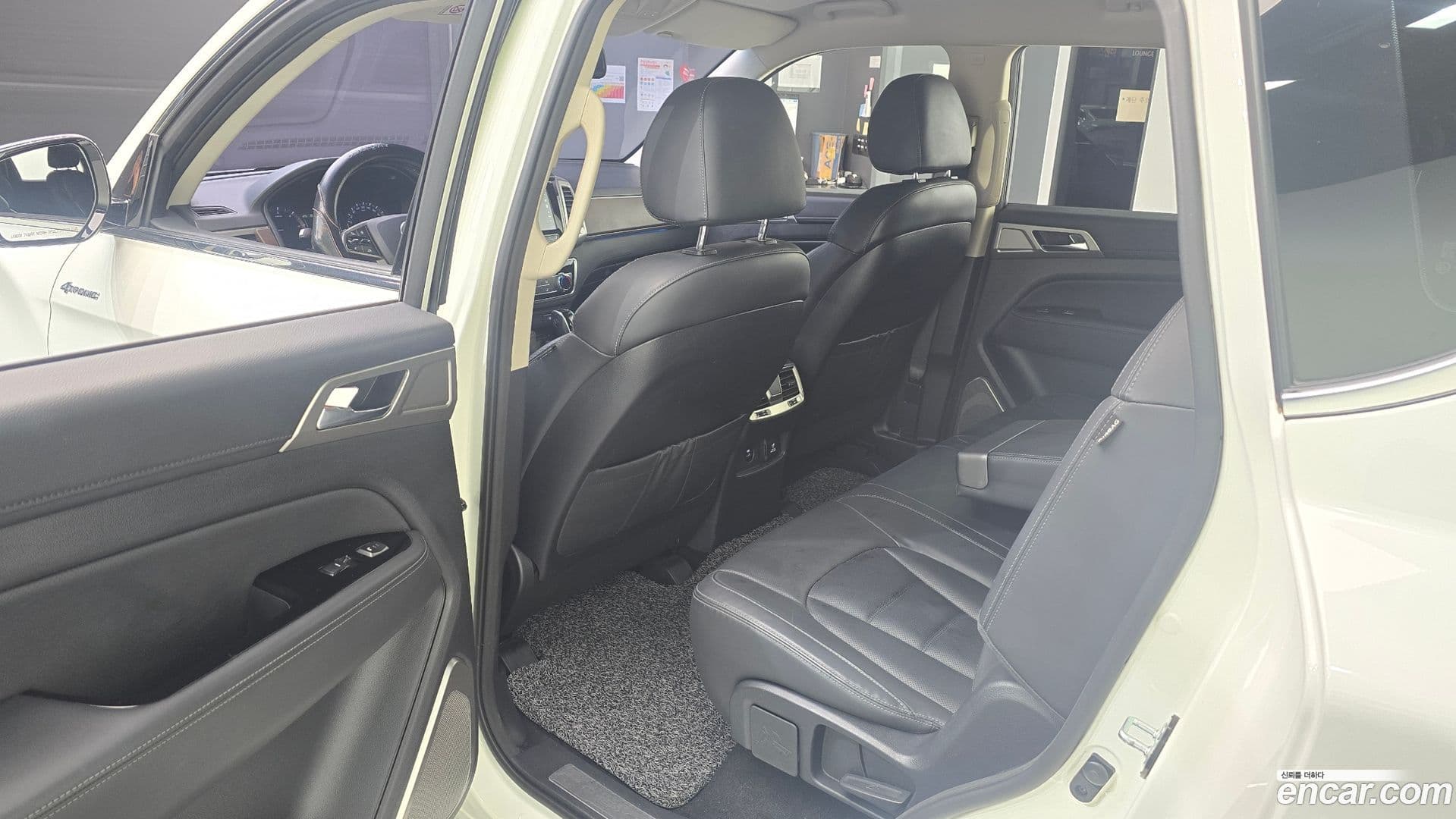 Main__Slider__Photo:Rexton KG_Mobility_Ssangyong 2018.2-10