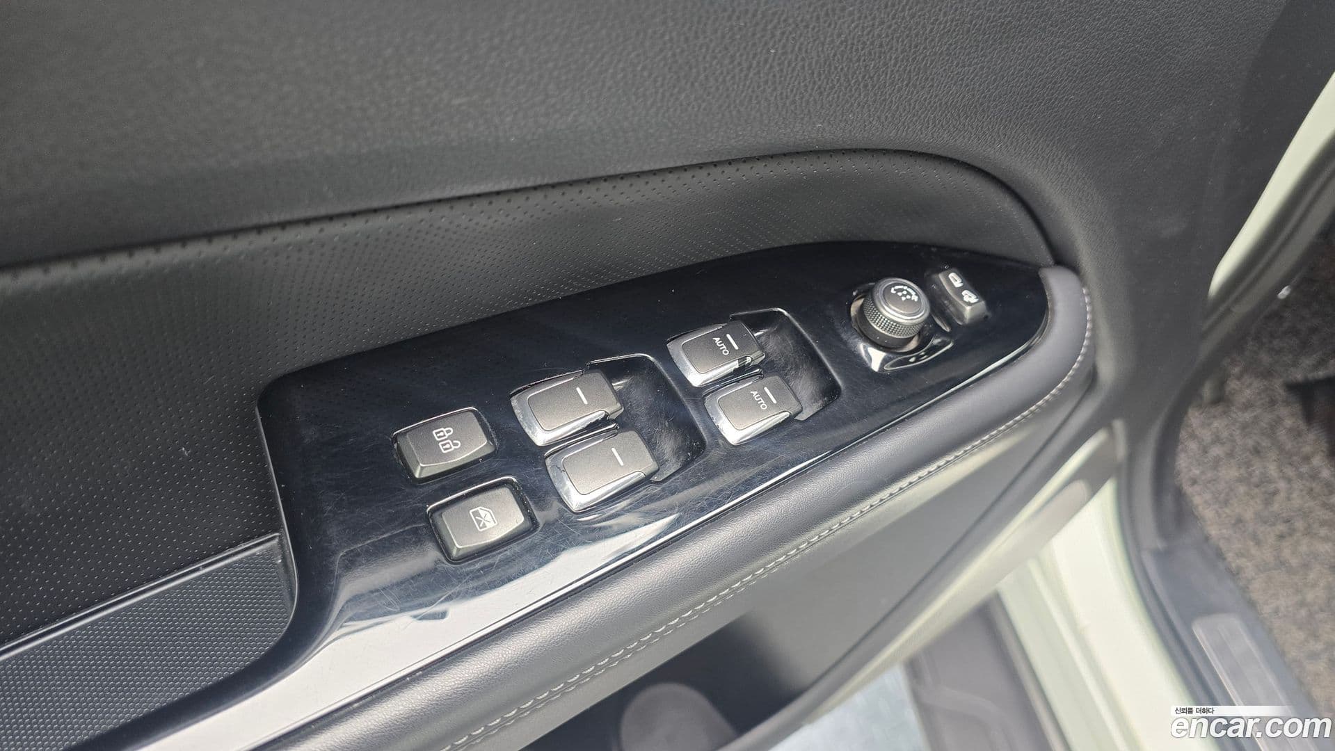 Main__Slider__Photo:Rexton KG_Mobility_Ssangyong 2018.2-13