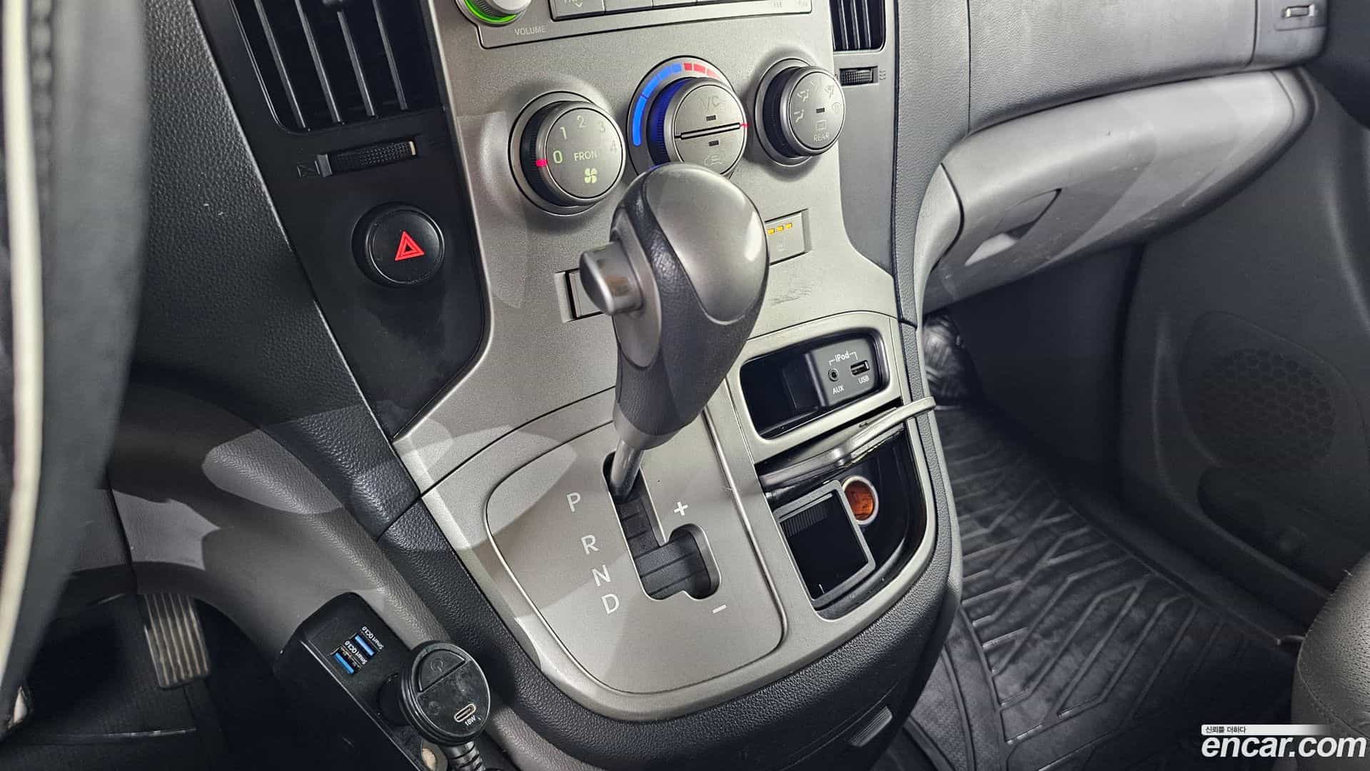 Starex Hyundai 2014.11-INNER-009