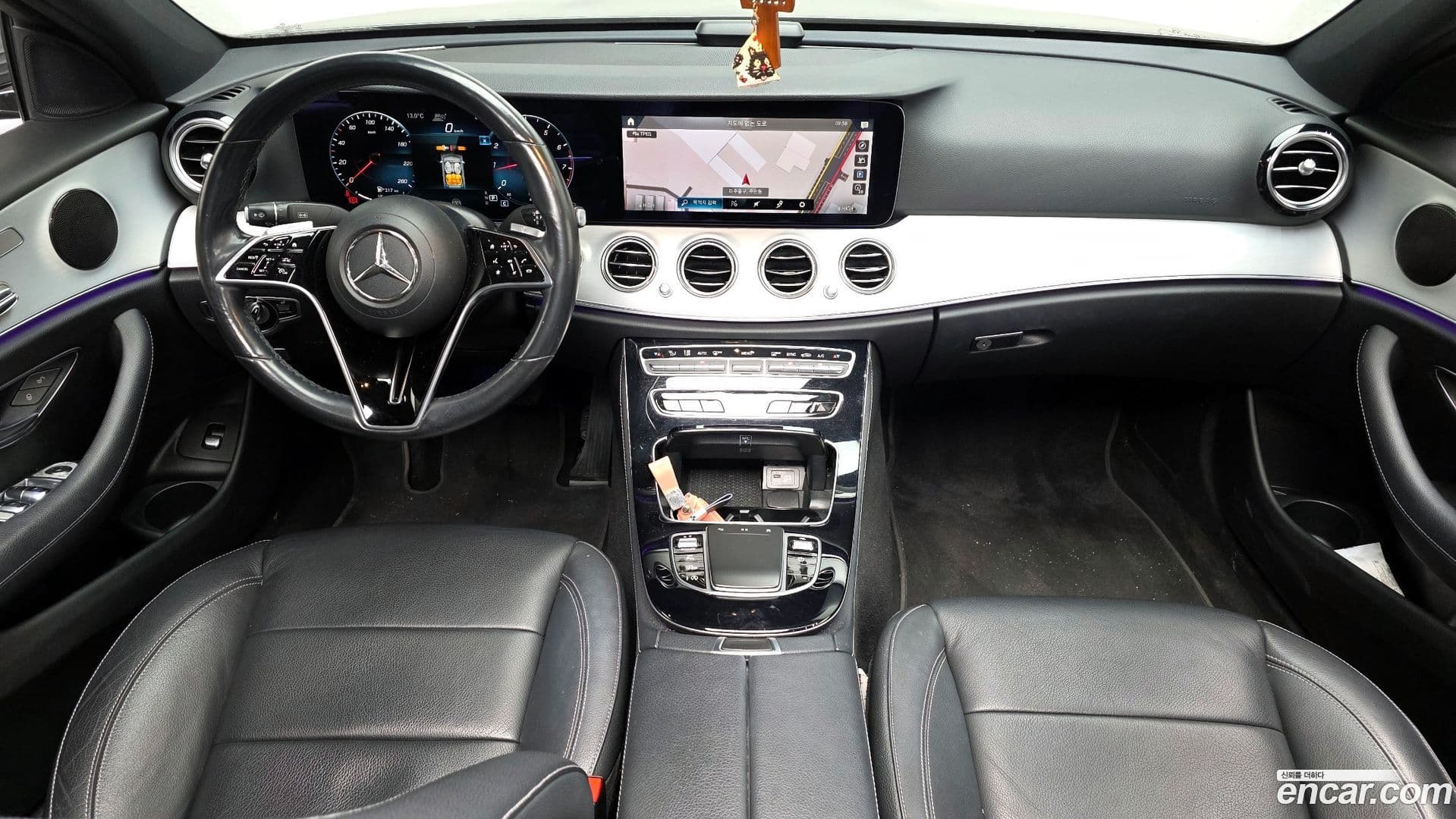 Main__Slider__Photo:E-Class Mercedes-Benz 2020.10-6