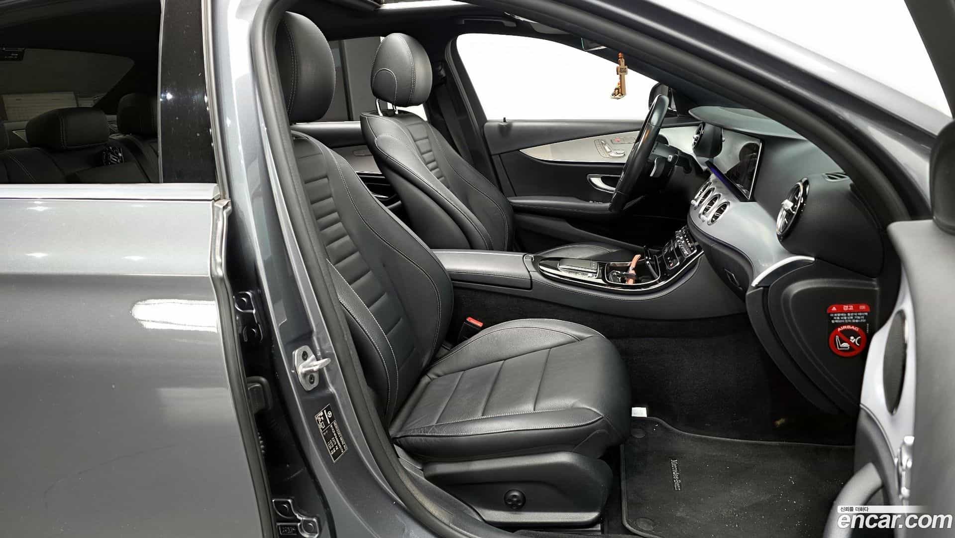 E-Class Mercedes-Benz 2020.10-OPTION-015