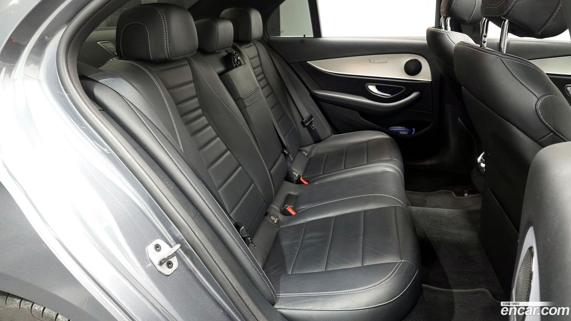 Main__Slider__Photo:E-Class Mercedes-Benz 2020.10-11