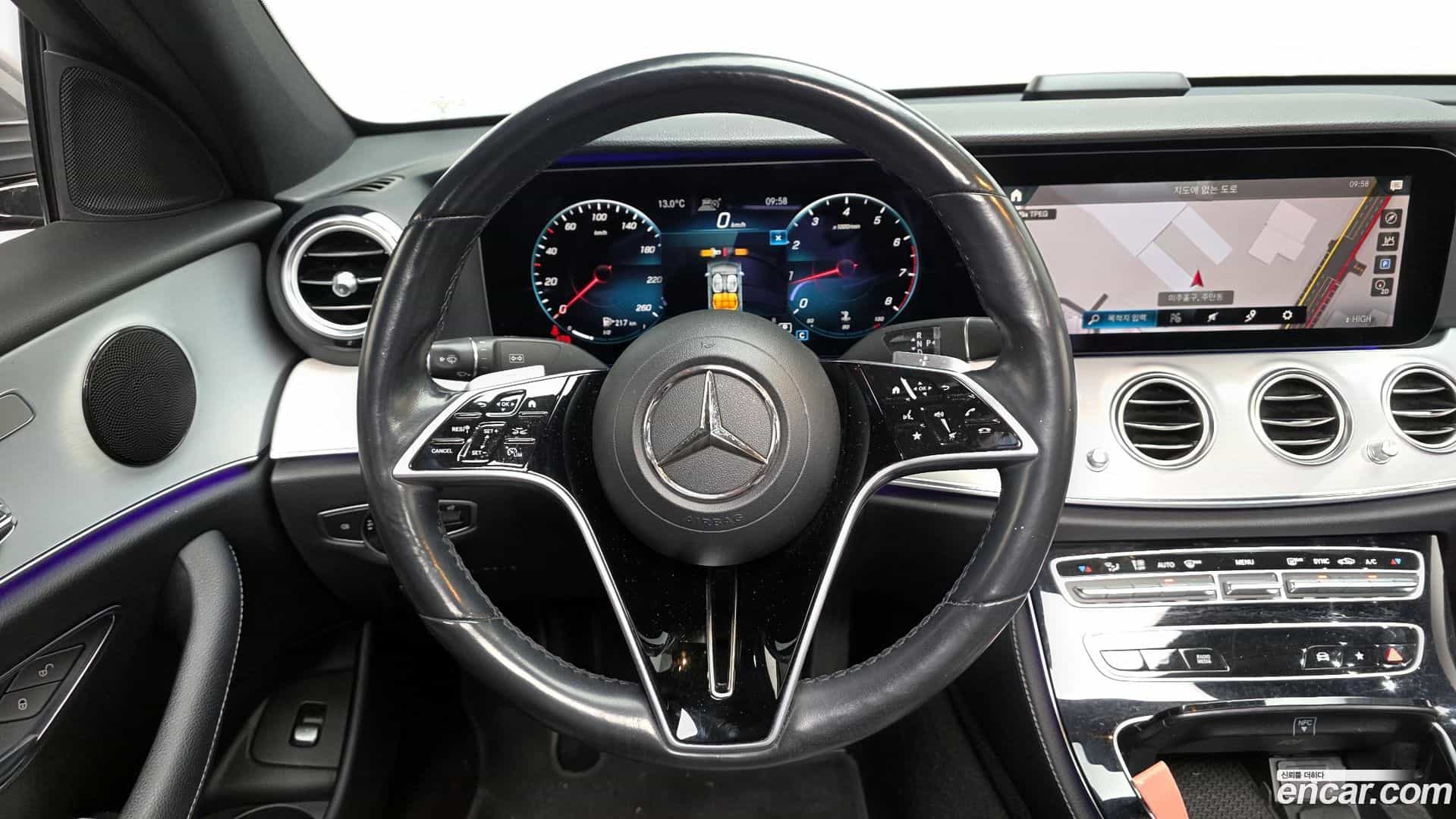 E-Class Mercedes-Benz 2020.10-OPTION-017