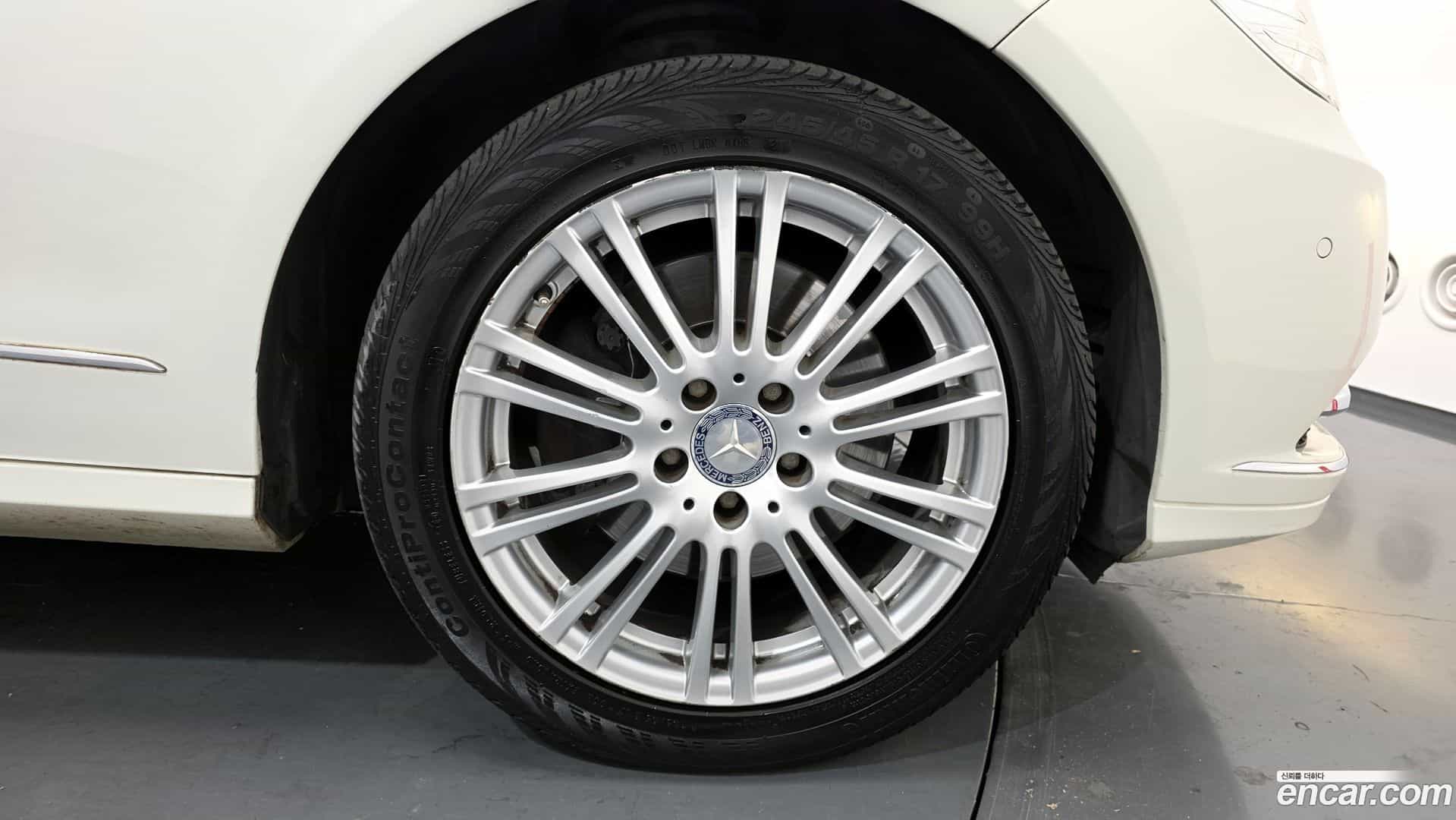 E-Class Mercedes-Benz 2012.9-OUTER-005