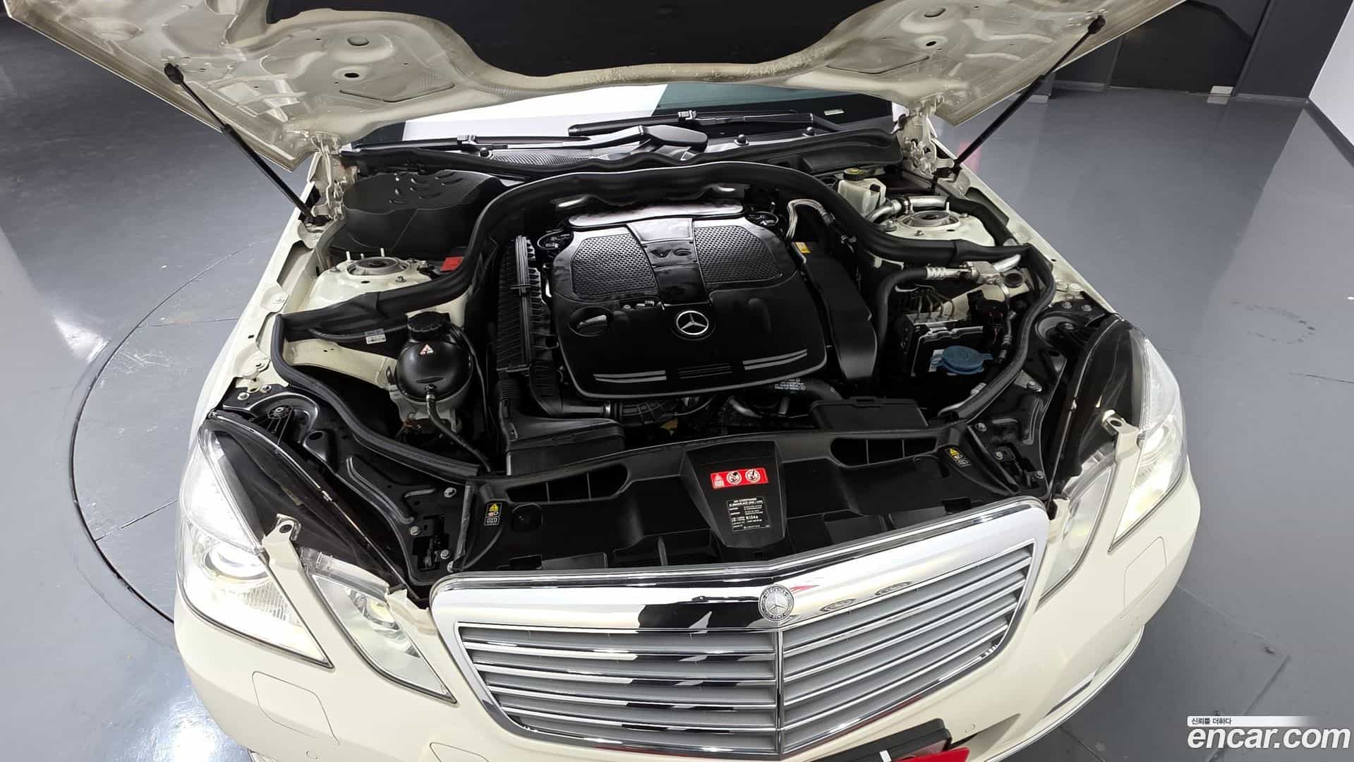 E-Class Mercedes-Benz 2012.9-INNER-006