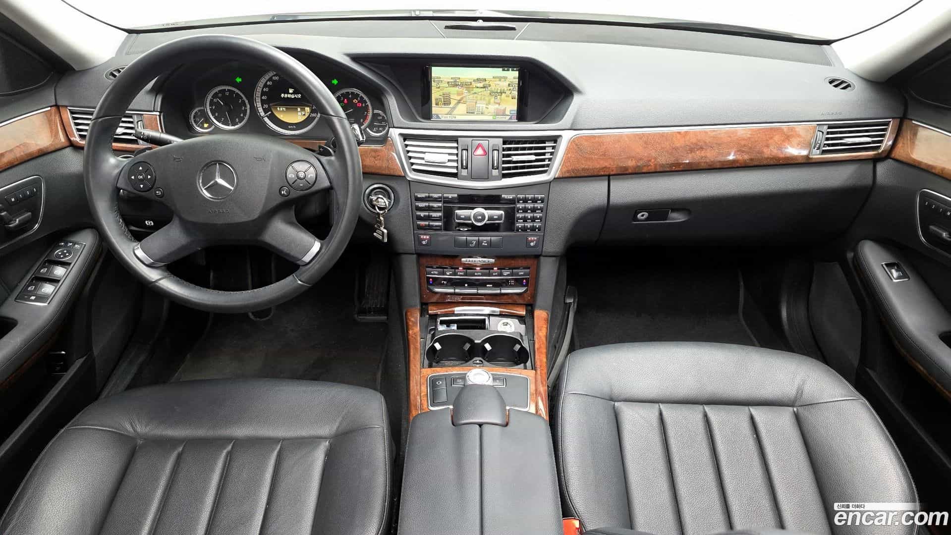 E-Class Mercedes-Benz 2012.9-INNER-007