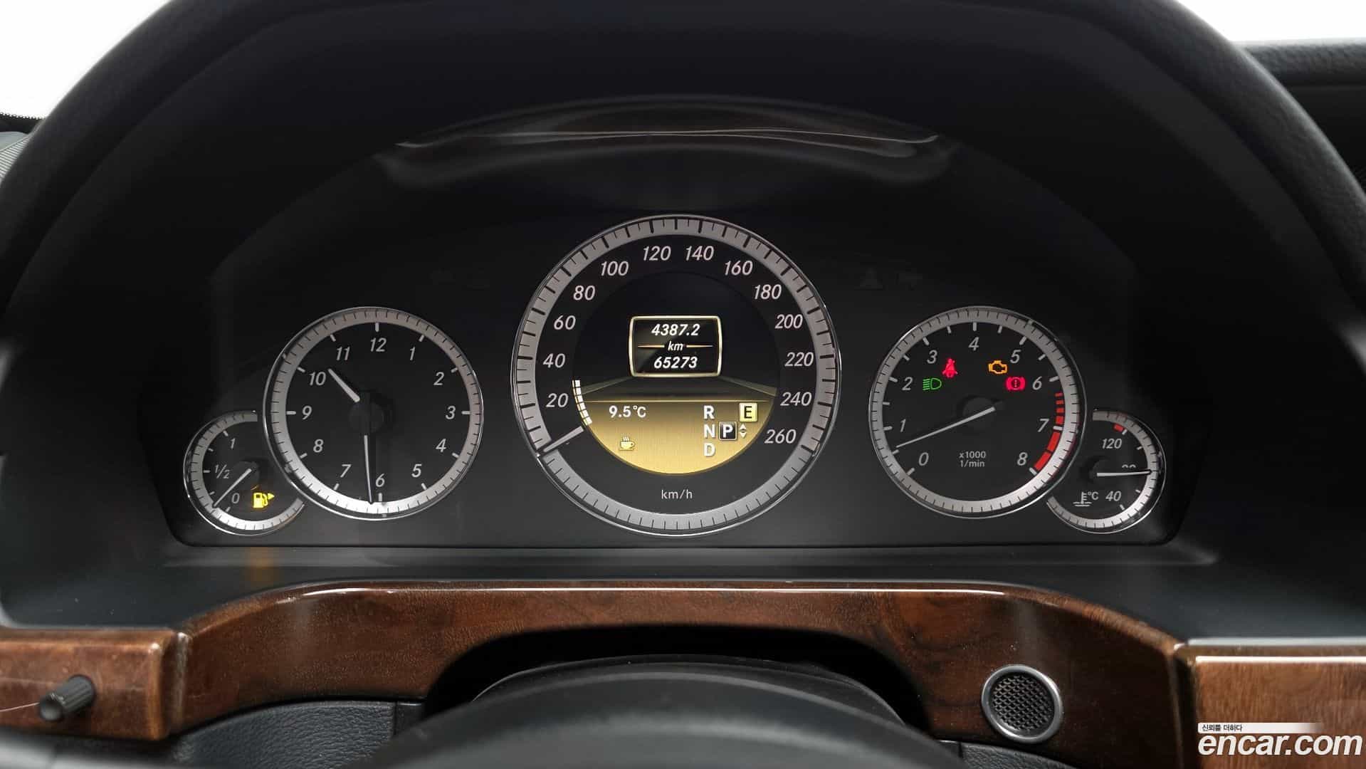 E-Class Mercedes-Benz 2012.9-INNER-008