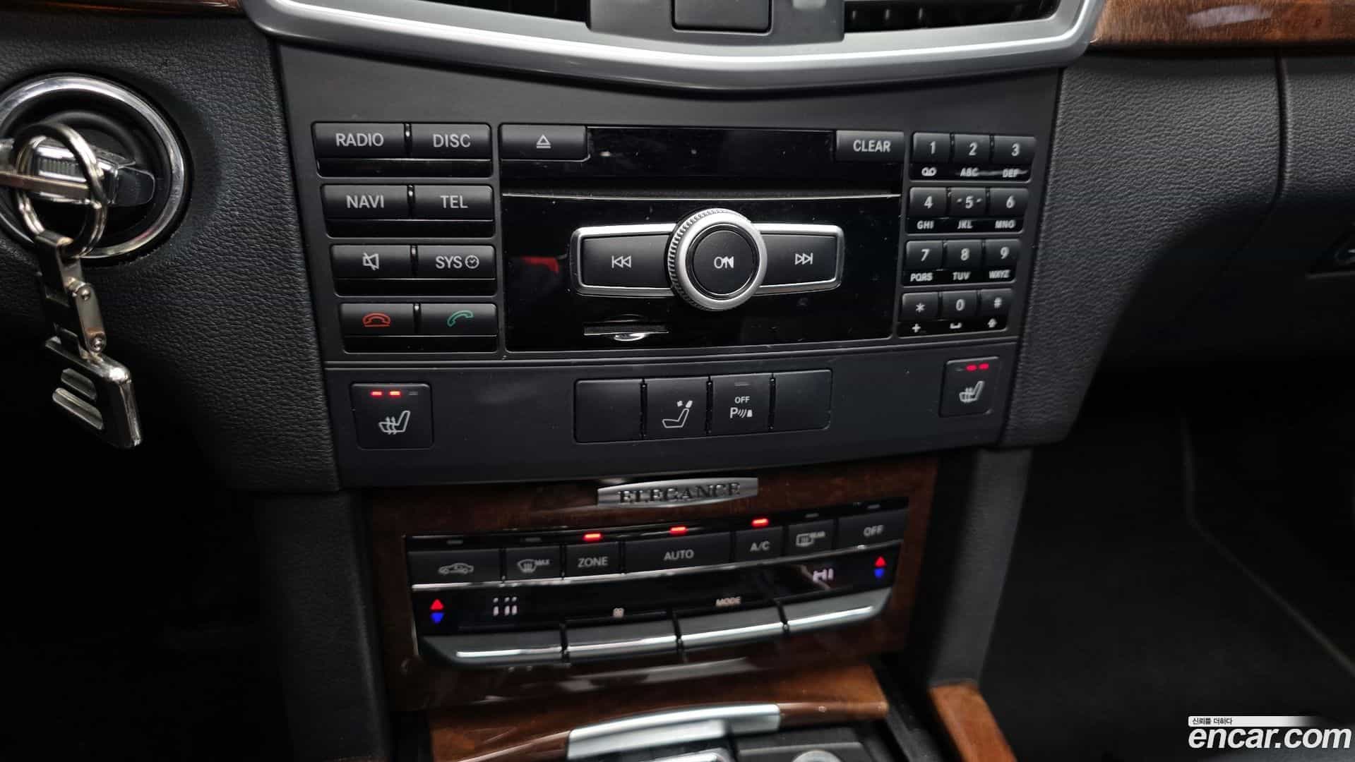 E-Class Mercedes-Benz 2012.9-OPTION-021