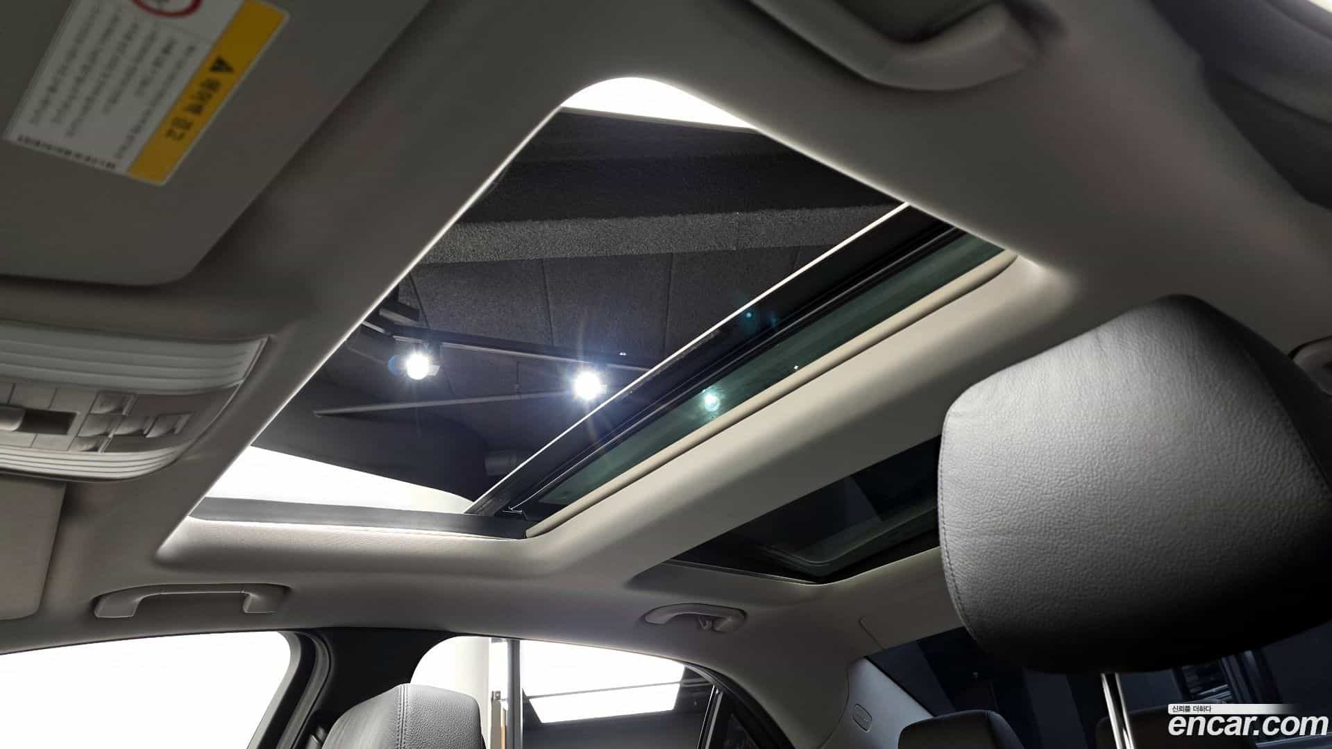 E-Class Mercedes-Benz 2012.9-OPTION-023