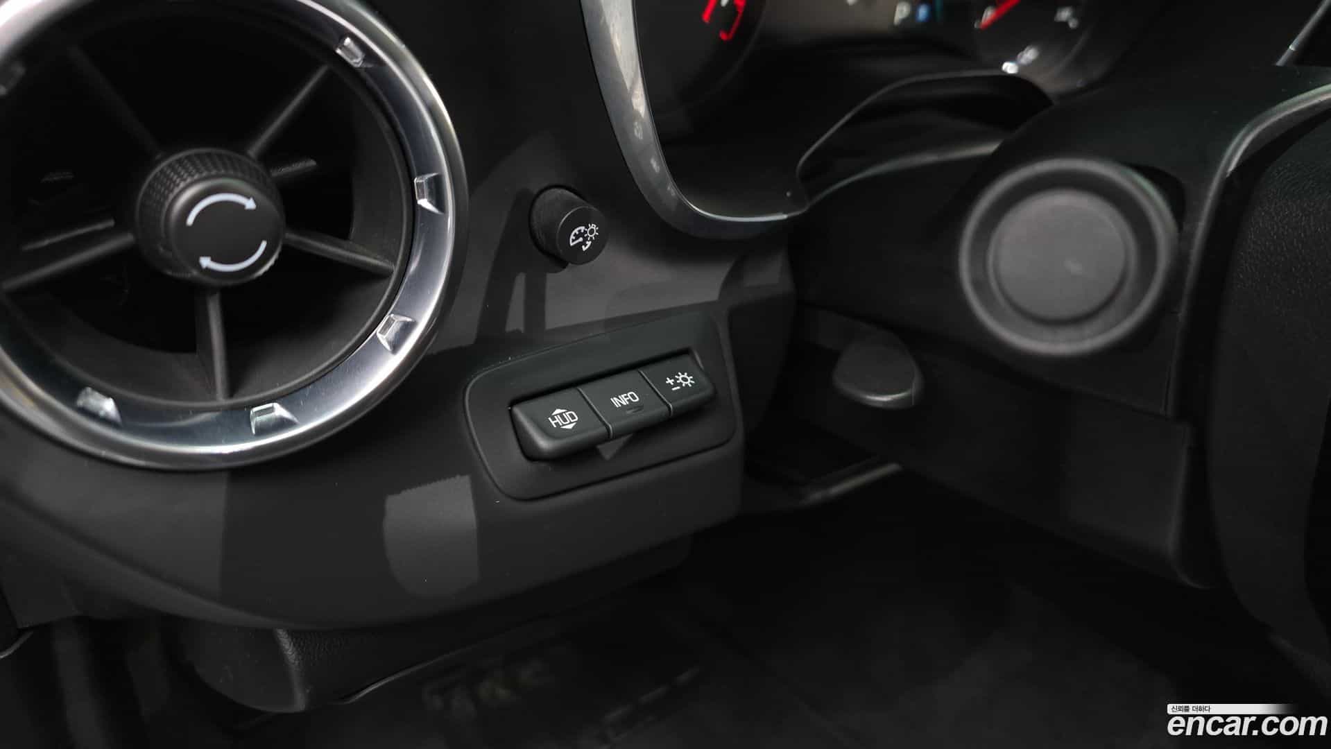 Camaro ChevroletGMDaewoo 2017.6-OPTION-018