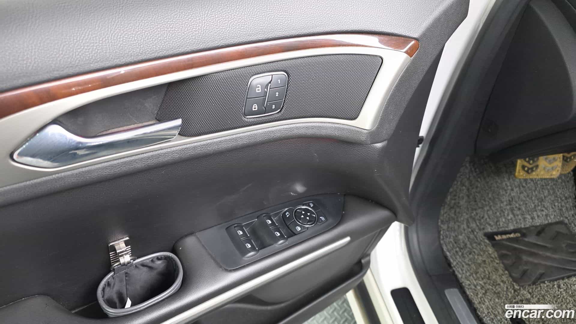 MKZ Lincoln 2015.8-OPTION-021