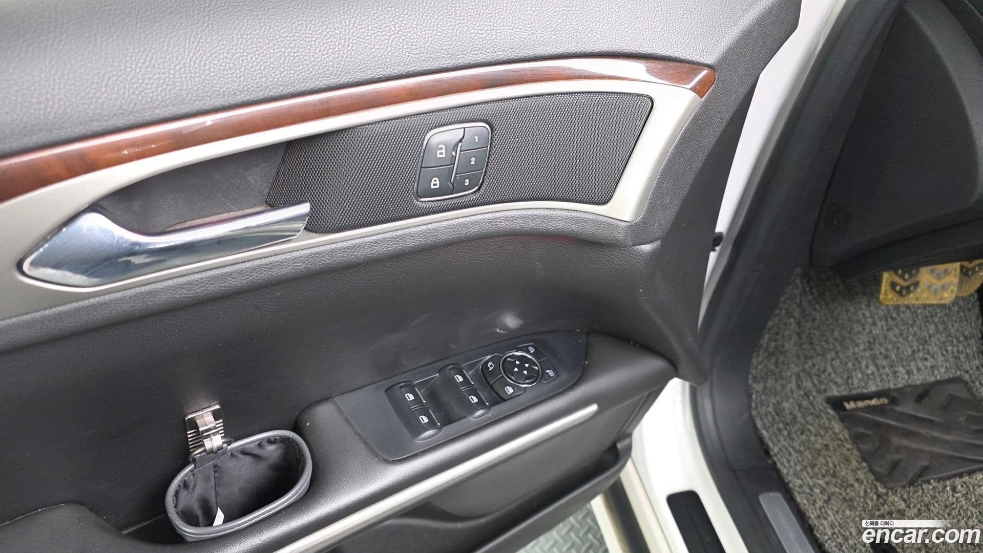 Main__Slider__Photo:MKZ Lincoln 2015.8-16