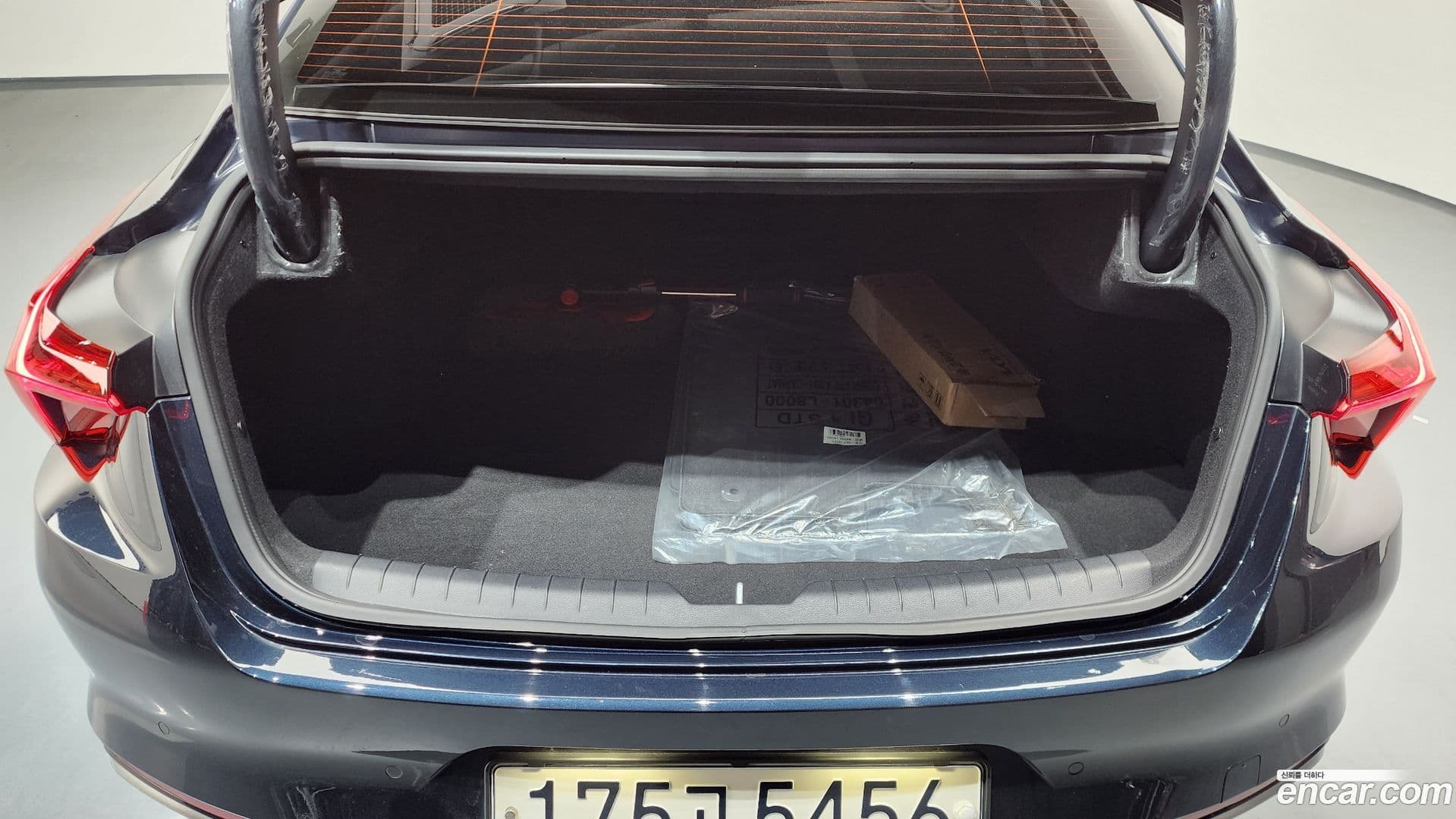 Main__Slider__Photo:K8 Kia 2021.11-19