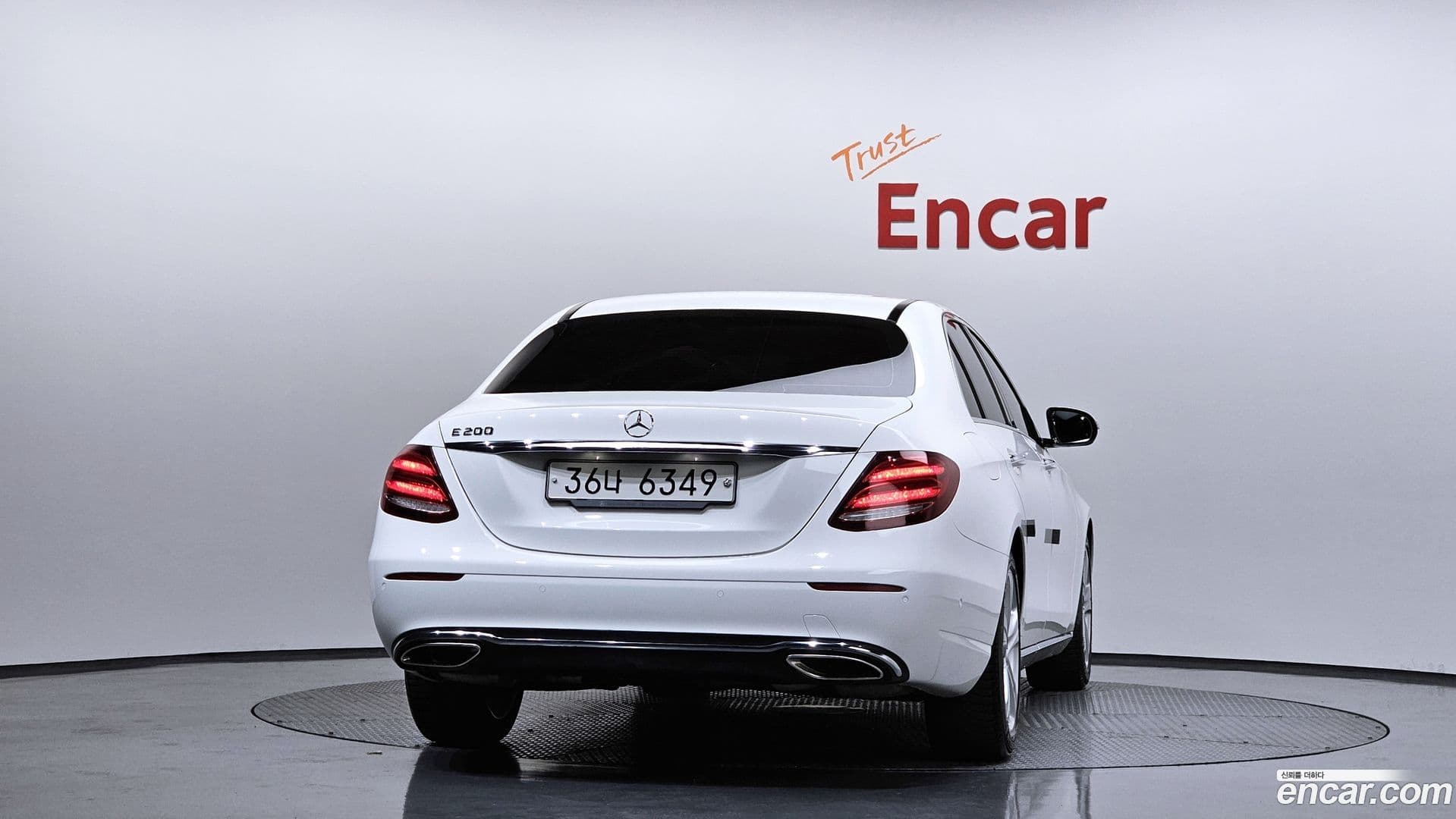 Main__Slider__Photo:E-Class Mercedes-Benz 2018.2-3
