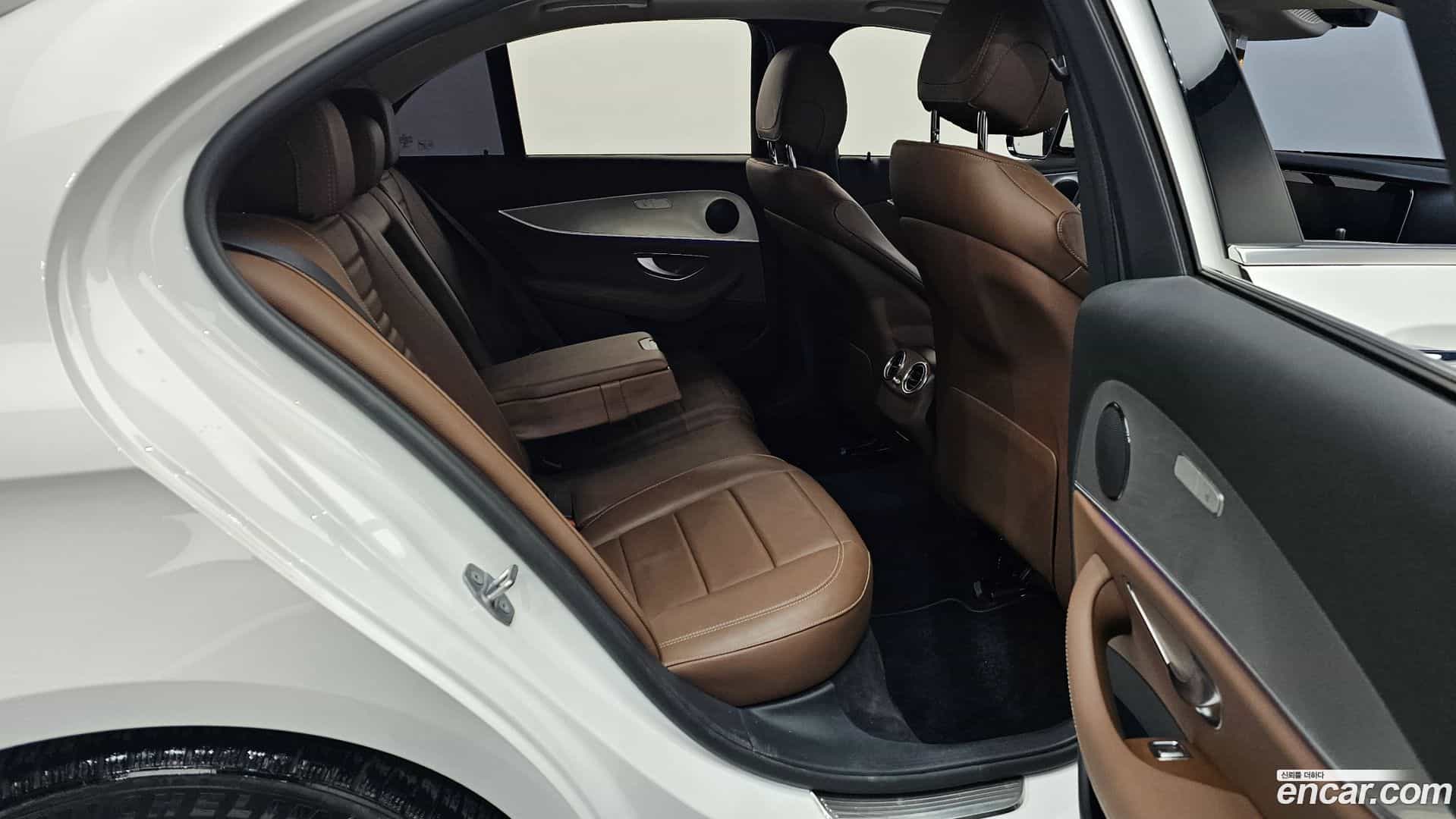 E-Class Mercedes-Benz 2018.2-OPTION-016