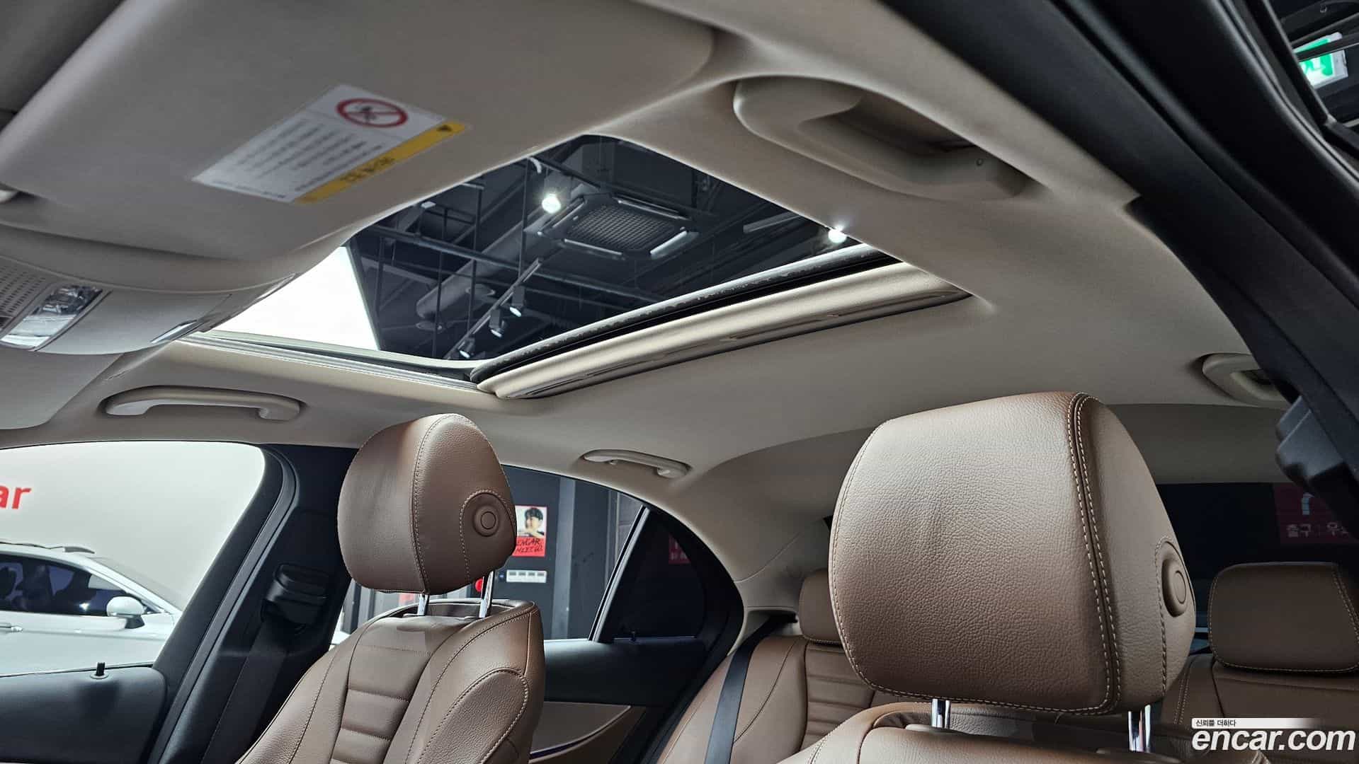 E-Class Mercedes-Benz 2018.2-OPTION-023