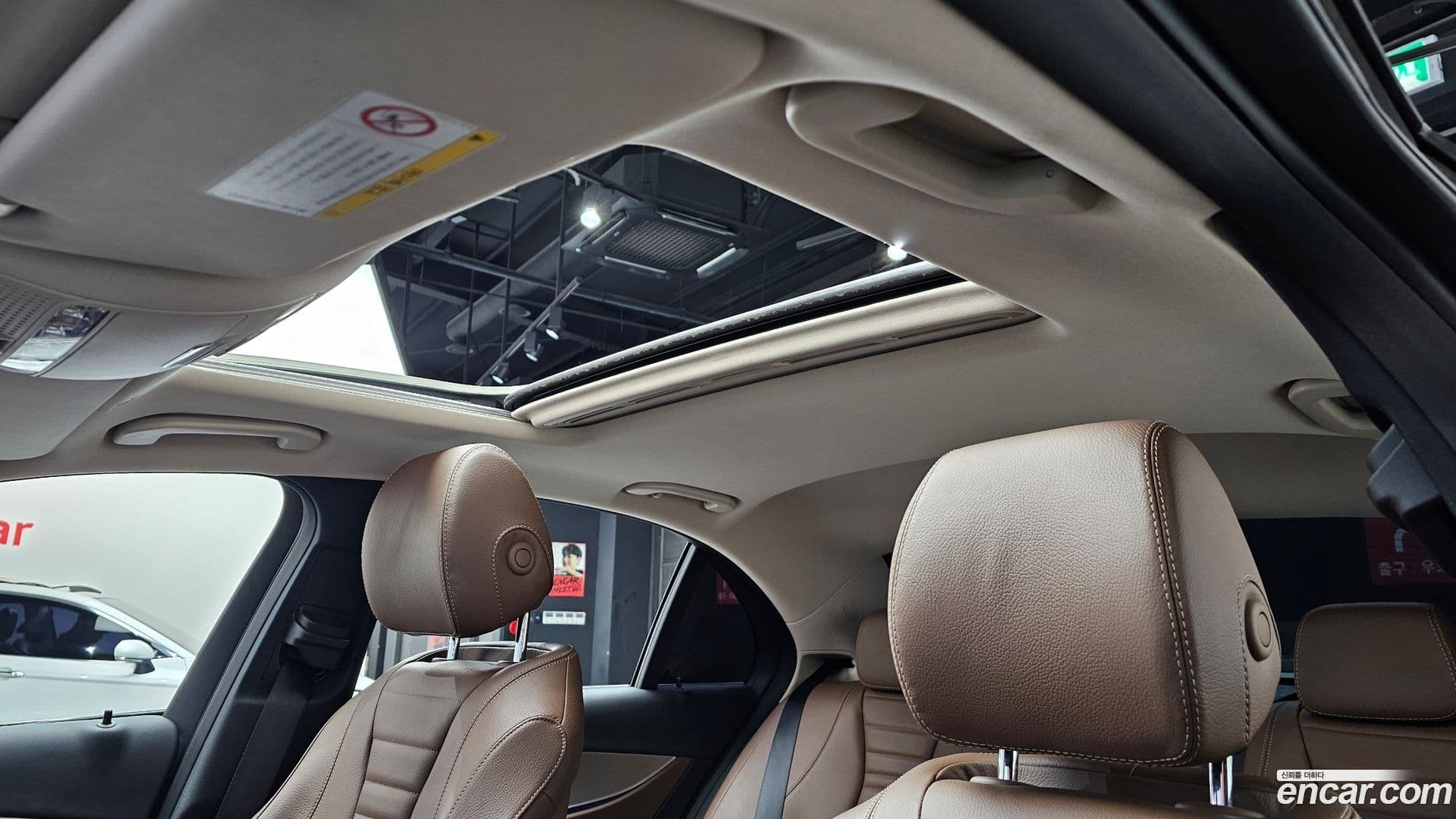 Main__Slider__Photo:E-Class Mercedes-Benz 2018.2-18