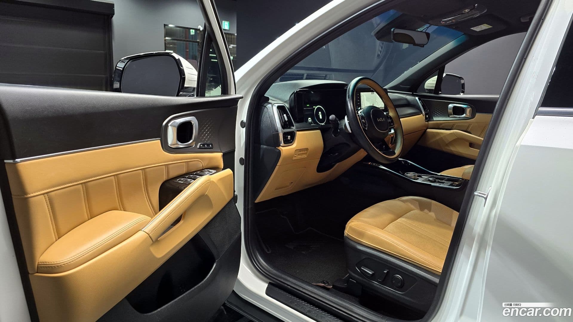 Main__Slider__Photo:Sorento Kia 2023.0-10