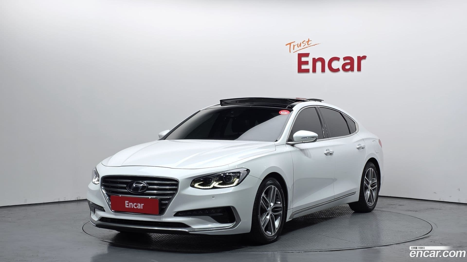 Main__Slider__Photo:Grandeur Hyundai 2017.5-0