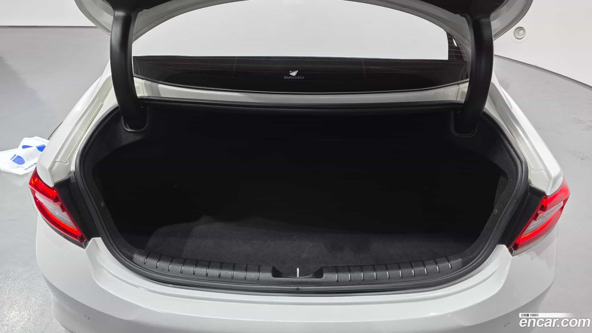 Grandeur Hyundai 2017.5-OPTION-024