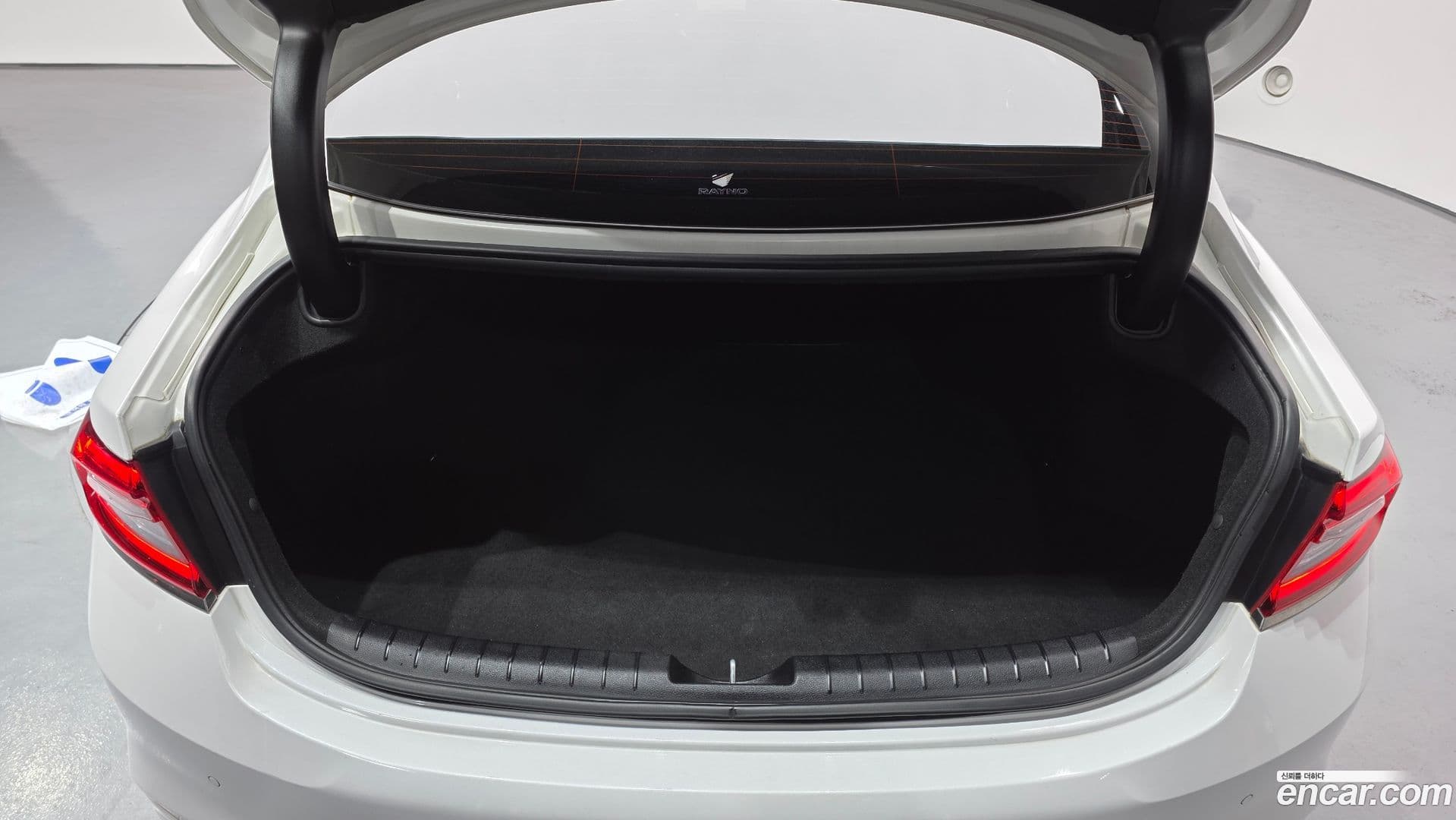 Main__Slider__Photo:Grandeur Hyundai 2017.5-19