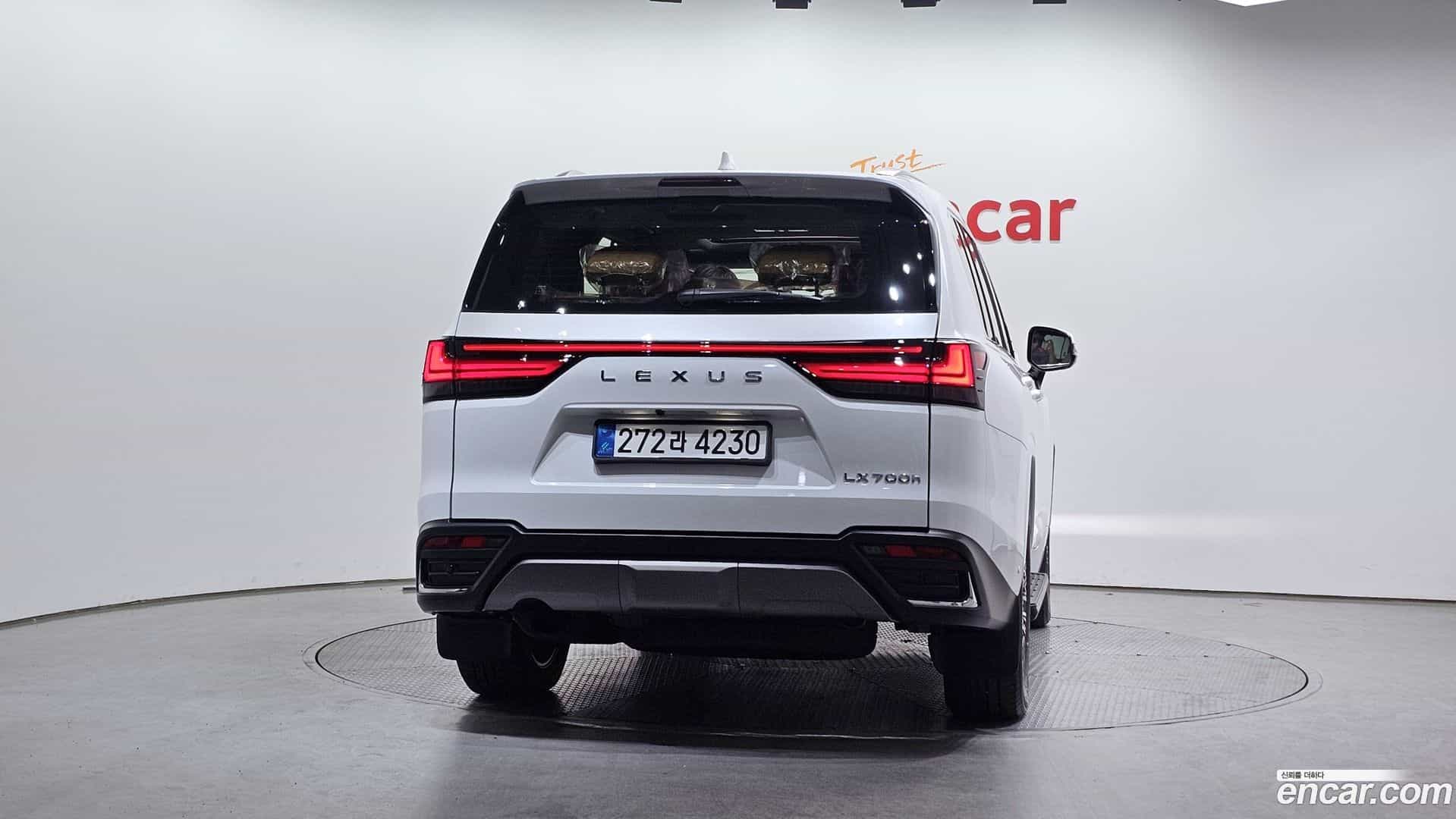 LX Lexus 2026.0-OUTER-004