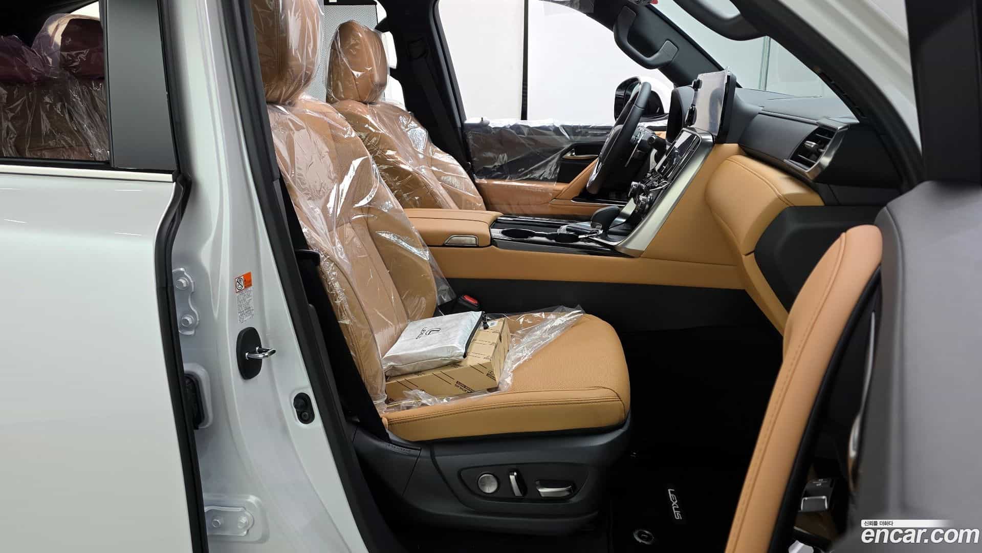 LX Lexus 2026.0-INNER-010