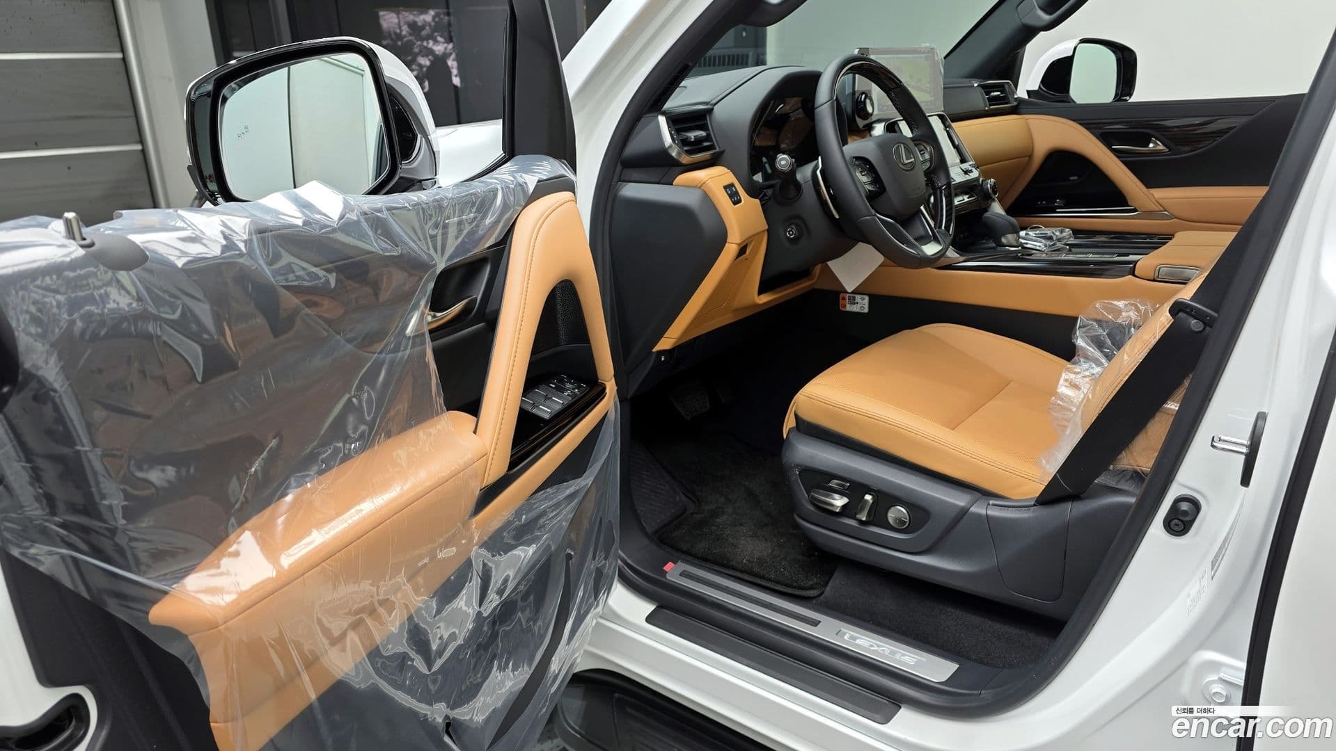 Main__Slider__Photo:LX Lexus 2026.0-10