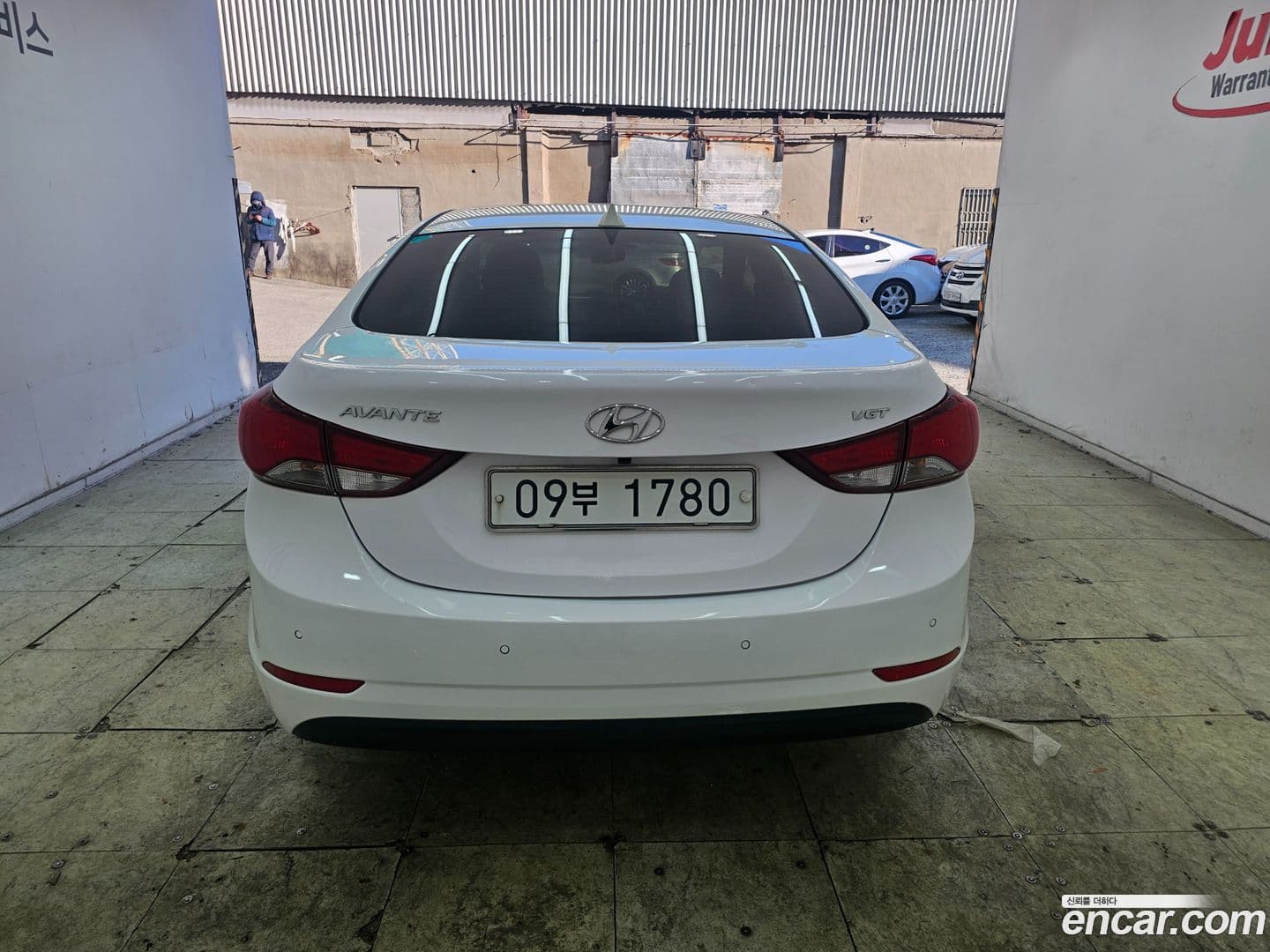 Main__Slider__Photo:AVANTE Hyundai 2015.1-3