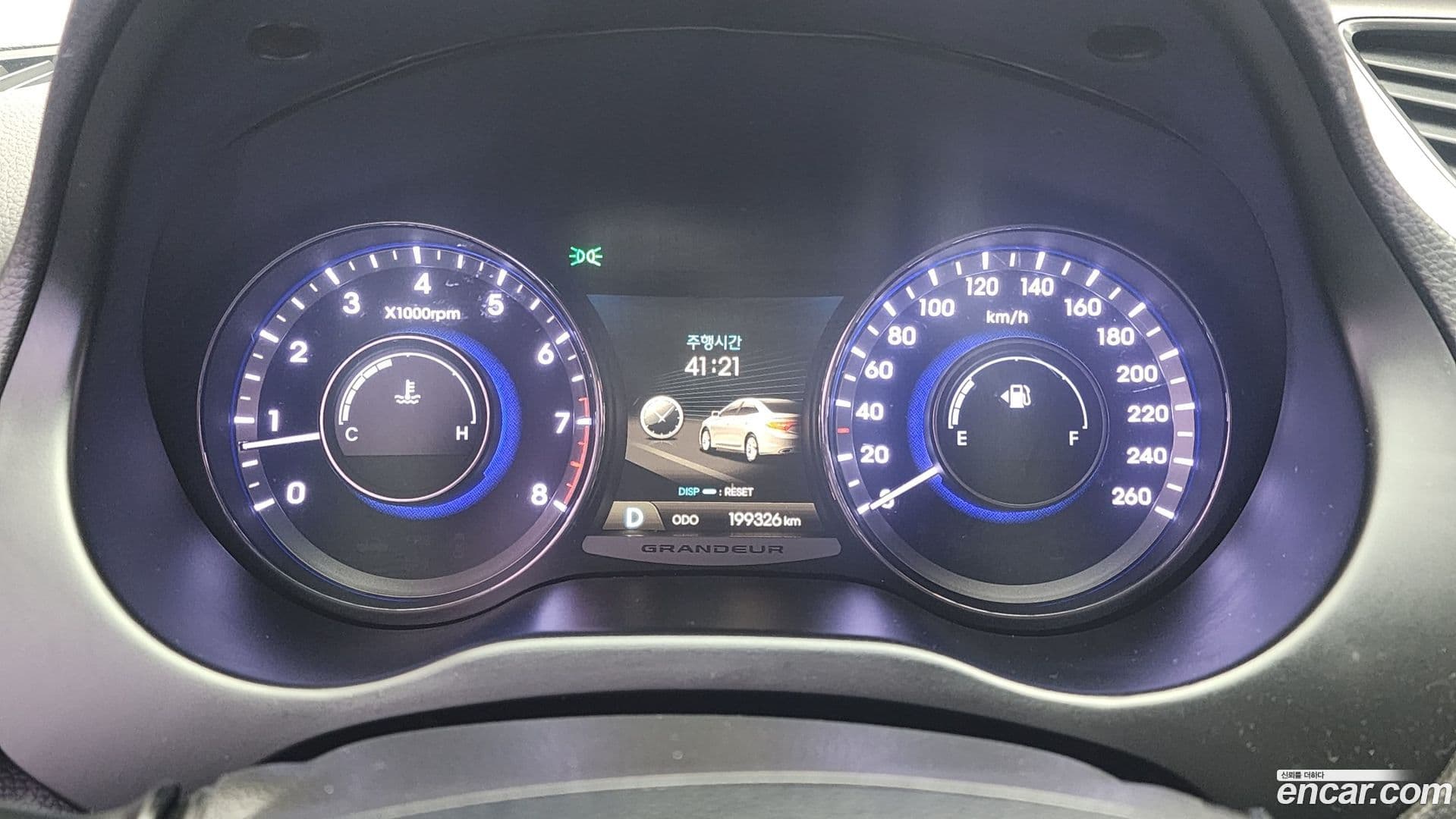 Main__Slider__Photo:Grandeur Hyundai 2012.3-8