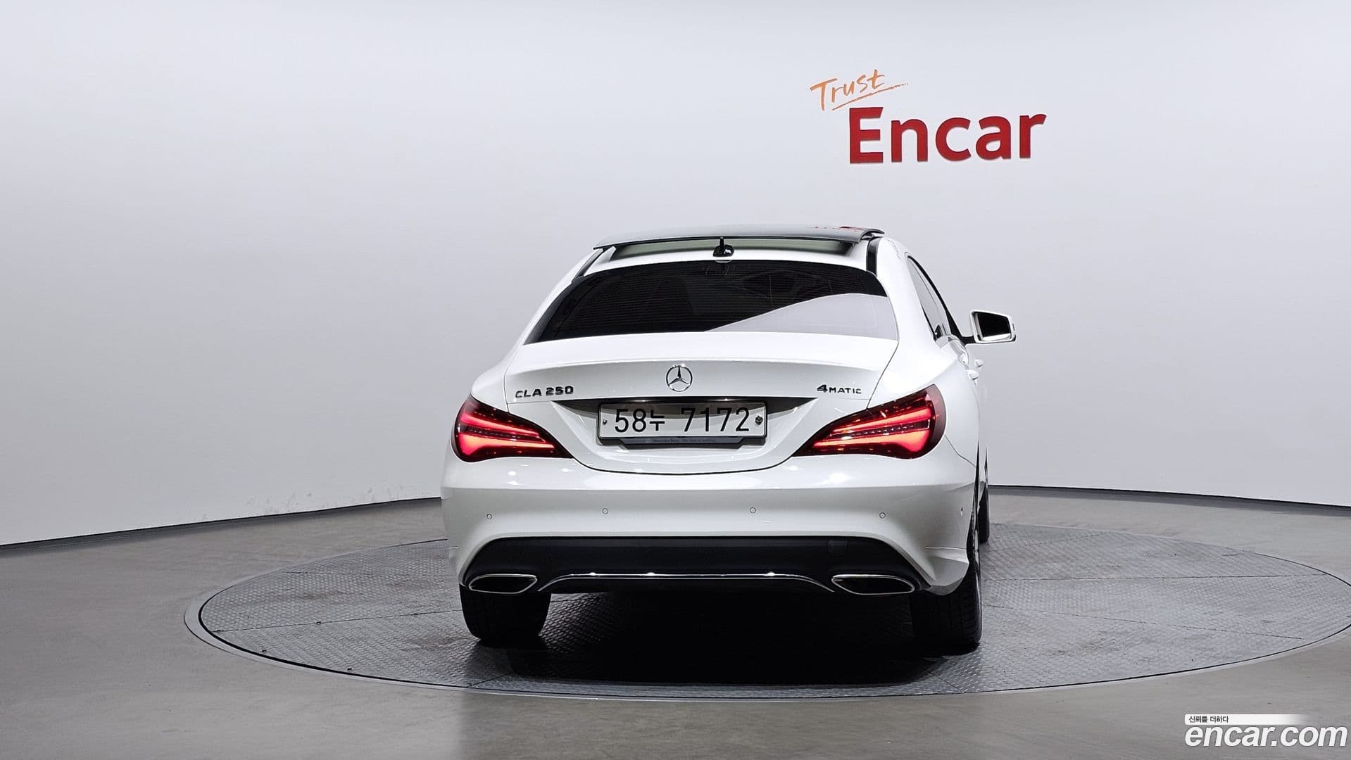 Main__Slider__Photo:CLA-Class Mercedes-Benz 2018.2-3