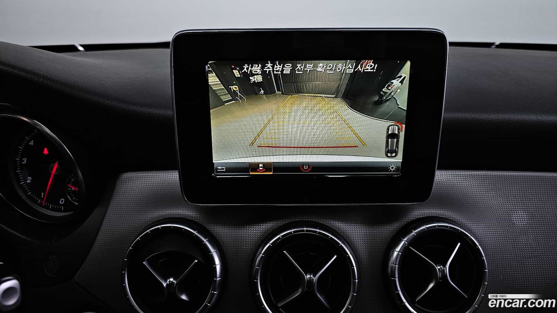 CLA-Class Mercedes-Benz 2018.2-OPTION-019