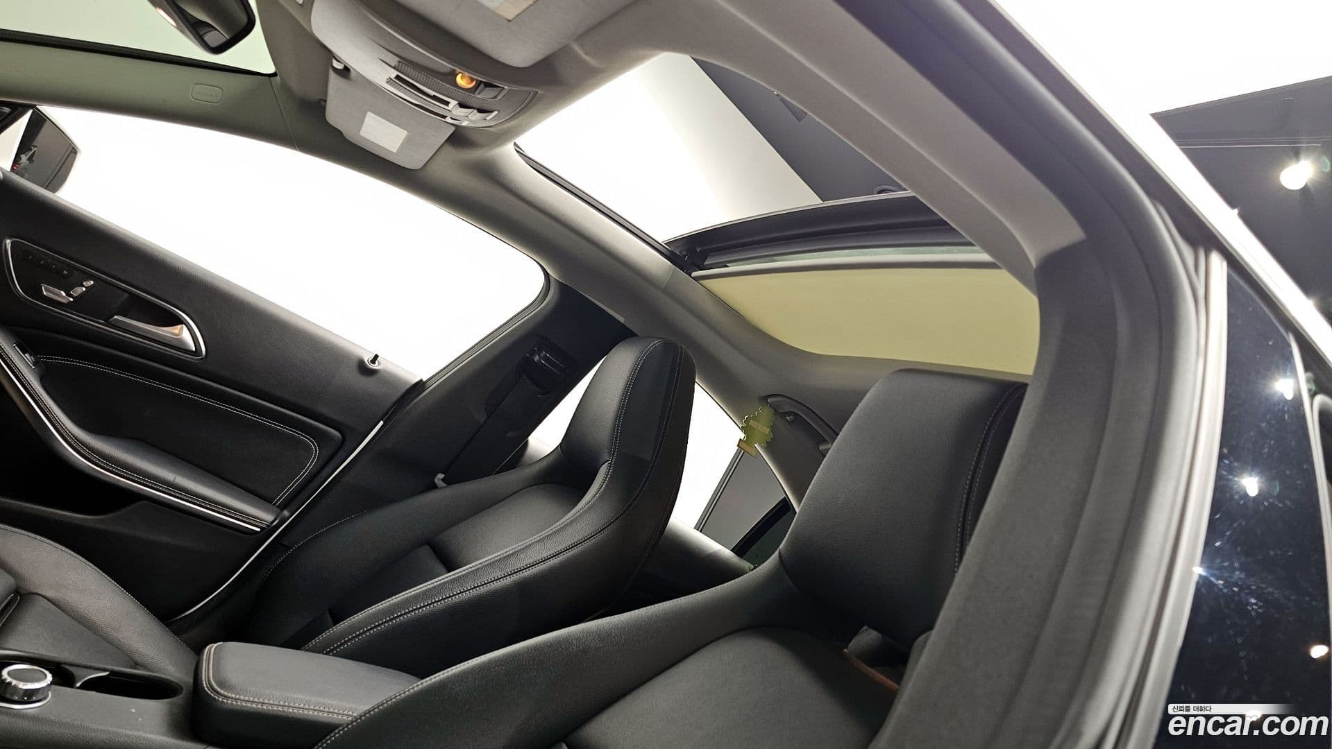 Main__Slider__Photo:CLA-Class Mercedes-Benz 2018.2-18