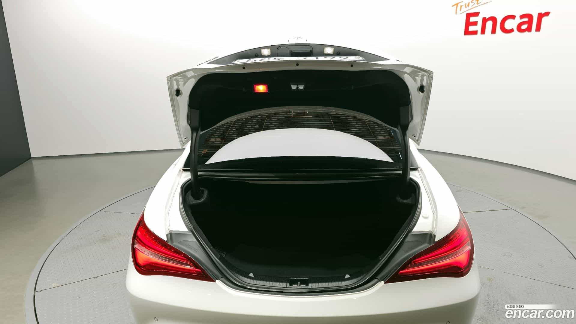 CLA-Class Mercedes-Benz 2018.2-OPTION-024