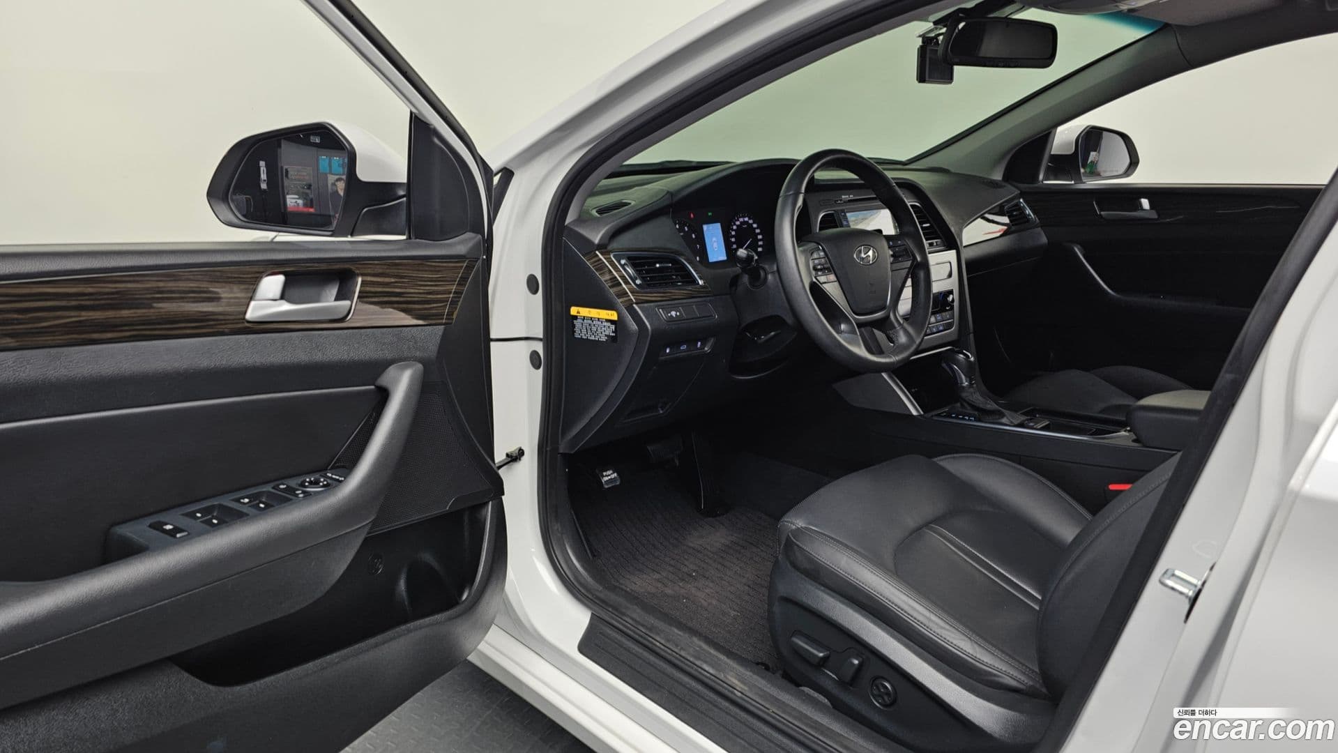 Main__Slider__Photo:Sonata Hyundai 2016.2-9