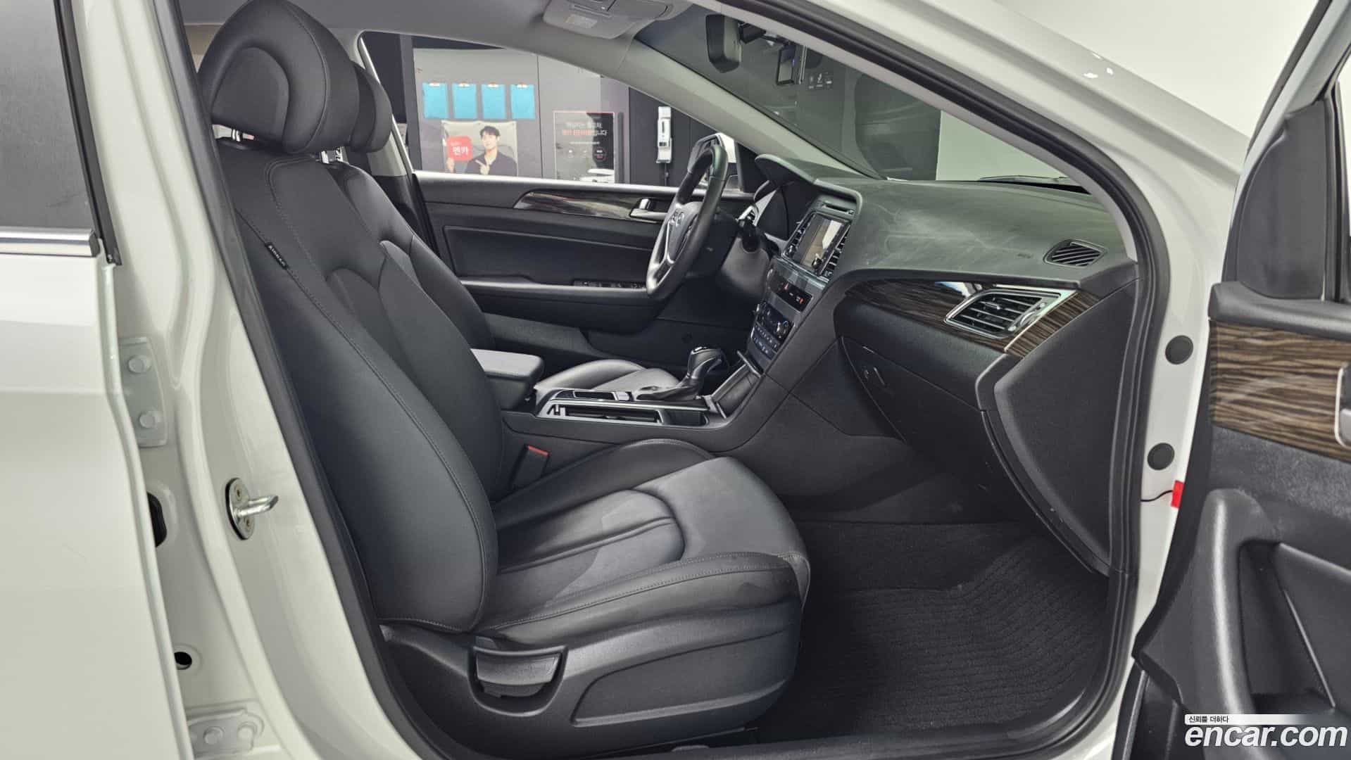 Sonata Hyundai 2016.2-OPTION-015