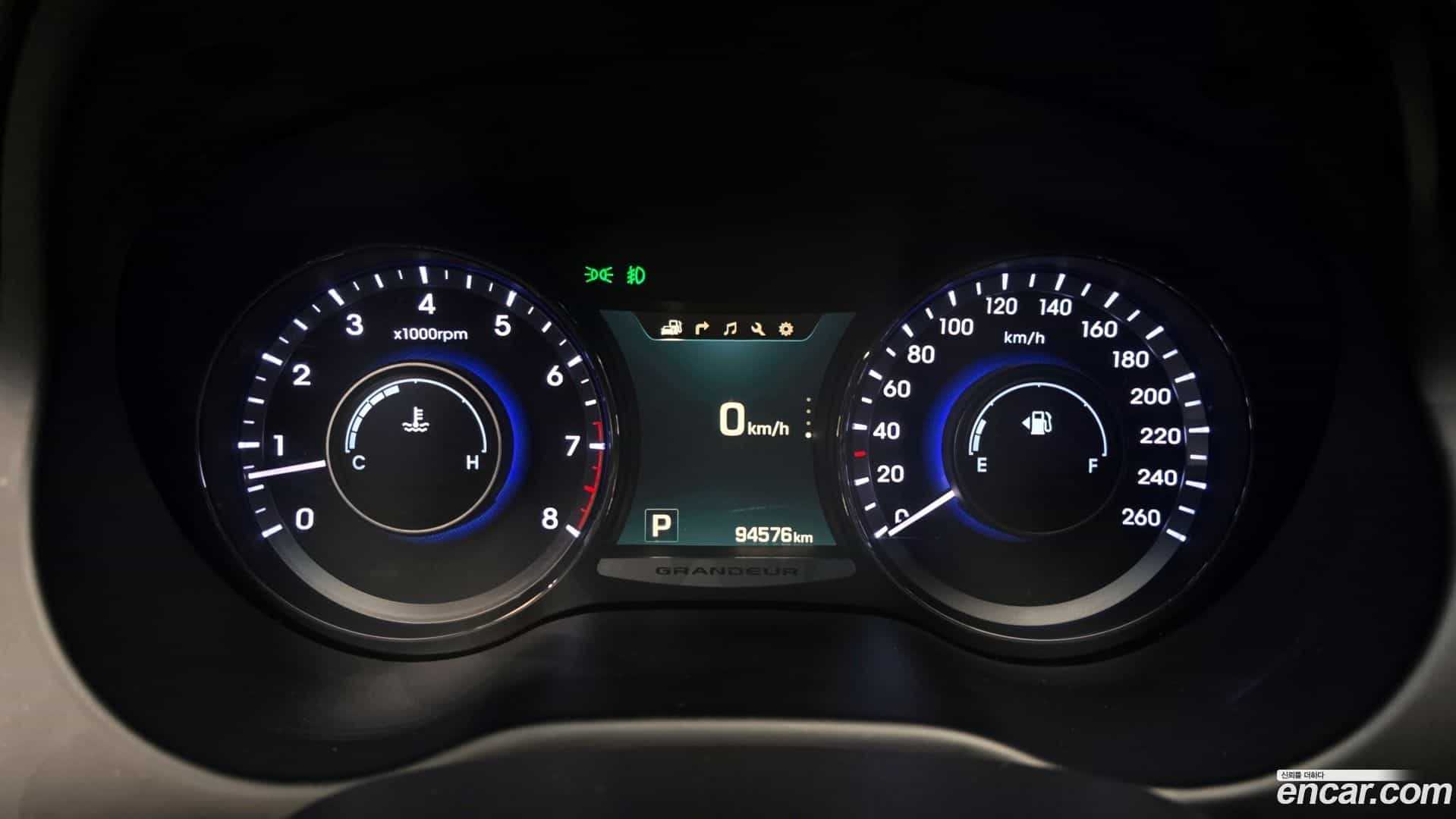 Grandeur Hyundai 2015.10-INNER-008