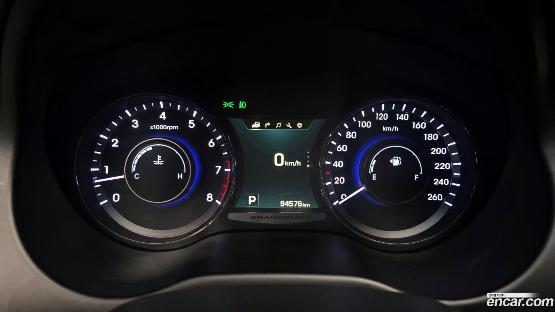 Main__Slider__Photo:Grandeur Hyundai 2015.10-7