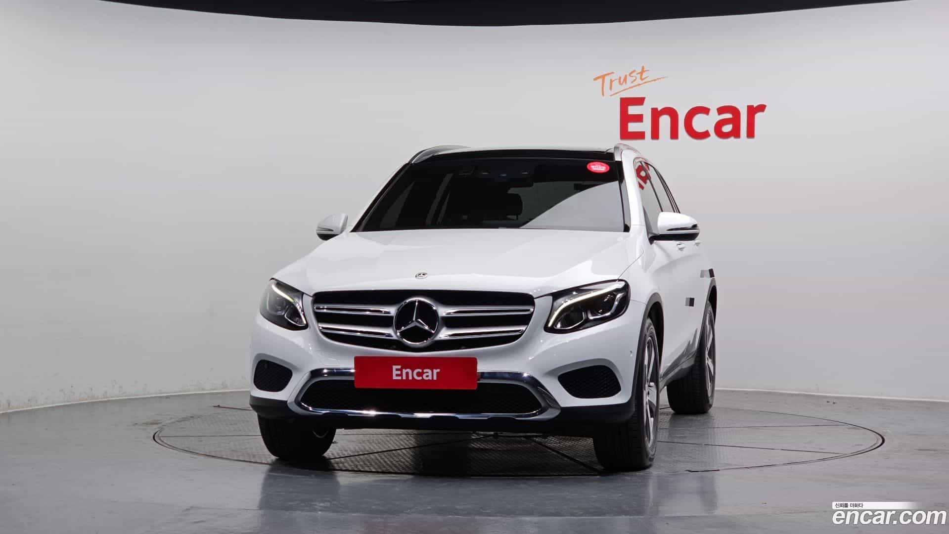GLC-Class Mercedes-Benz 2018.1-OUTER-003