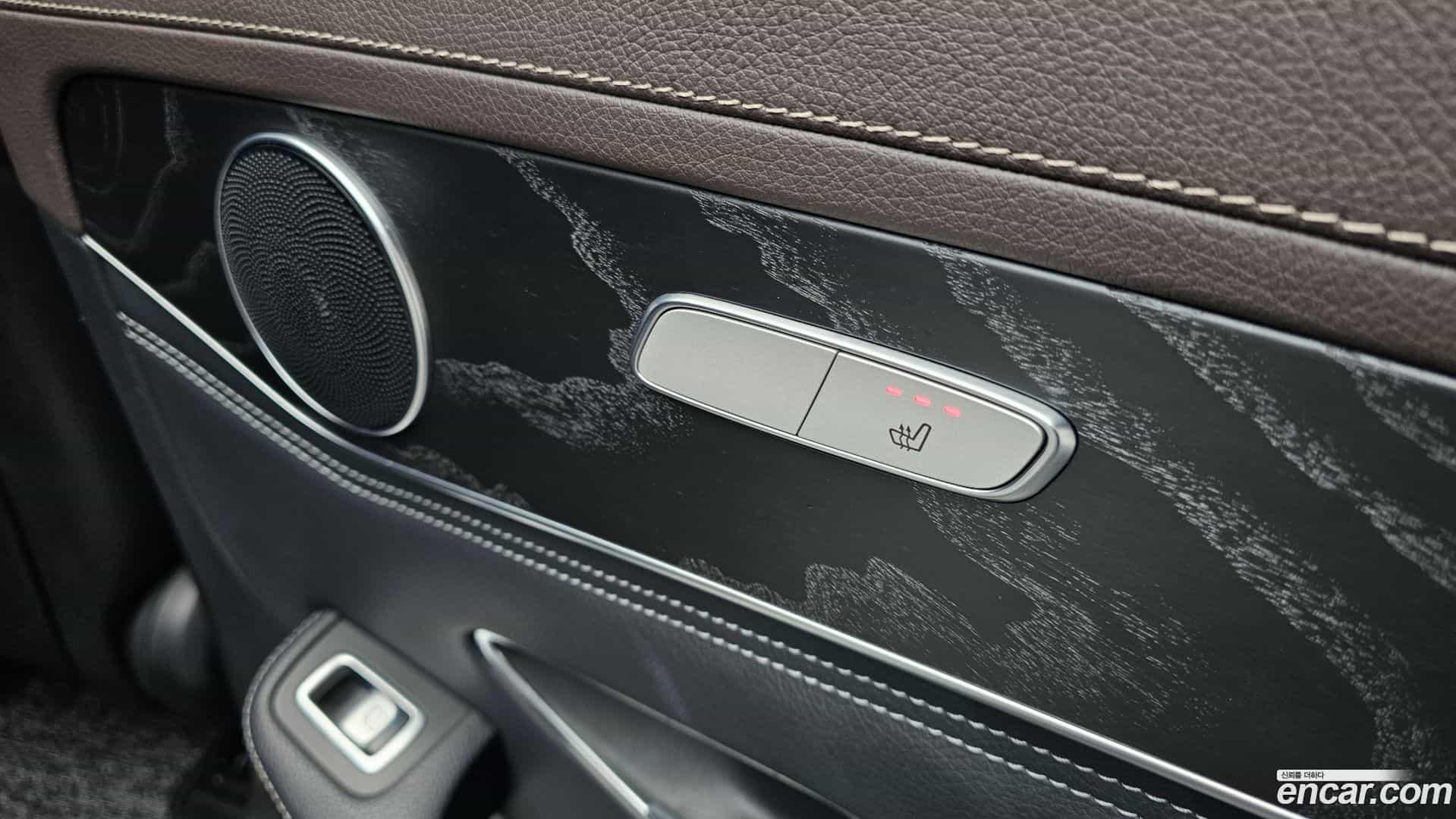 GLC-Class Mercedes-Benz 2018.1-OPTION-022