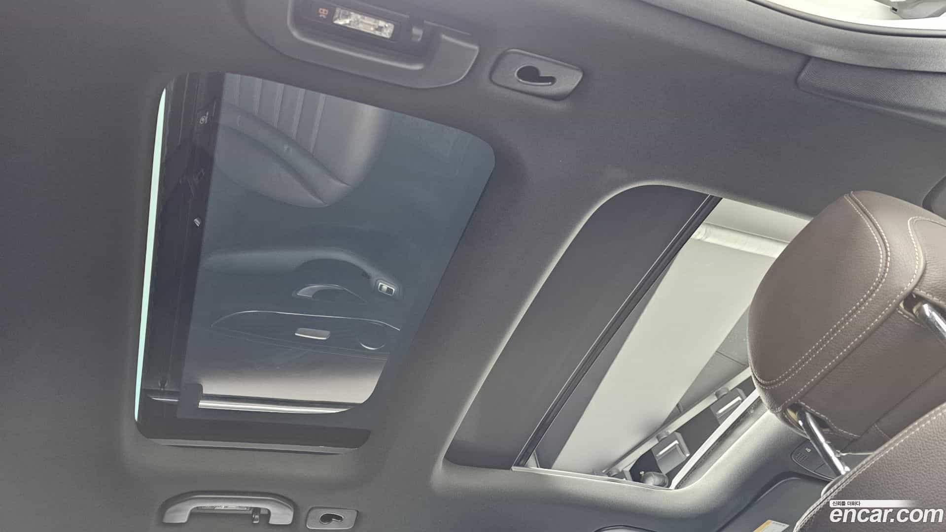 GLC-Class Mercedes-Benz 2018.1-OPTION-023