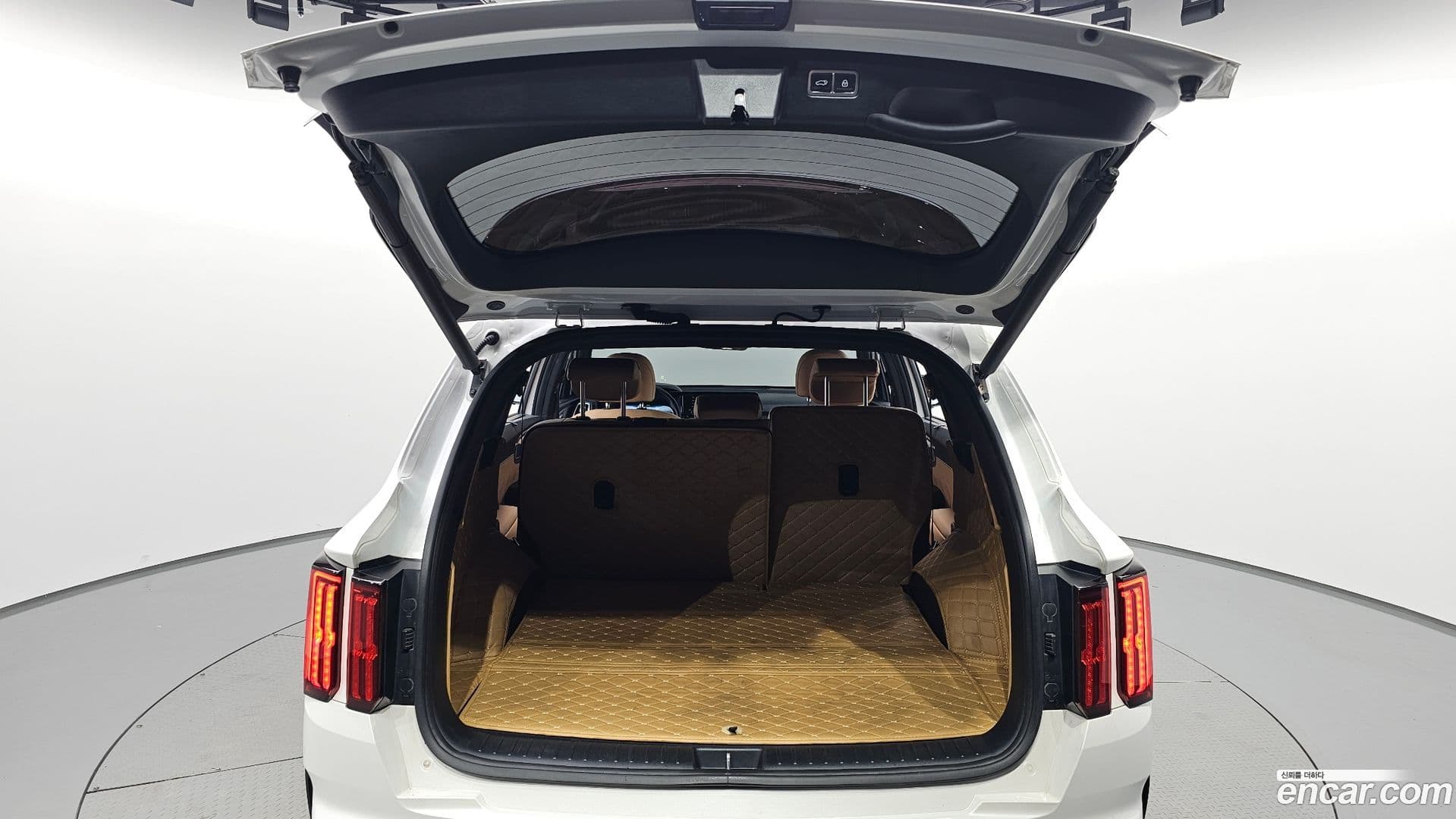 Main__Slider__Photo:Sorento Kia 2020.4-19