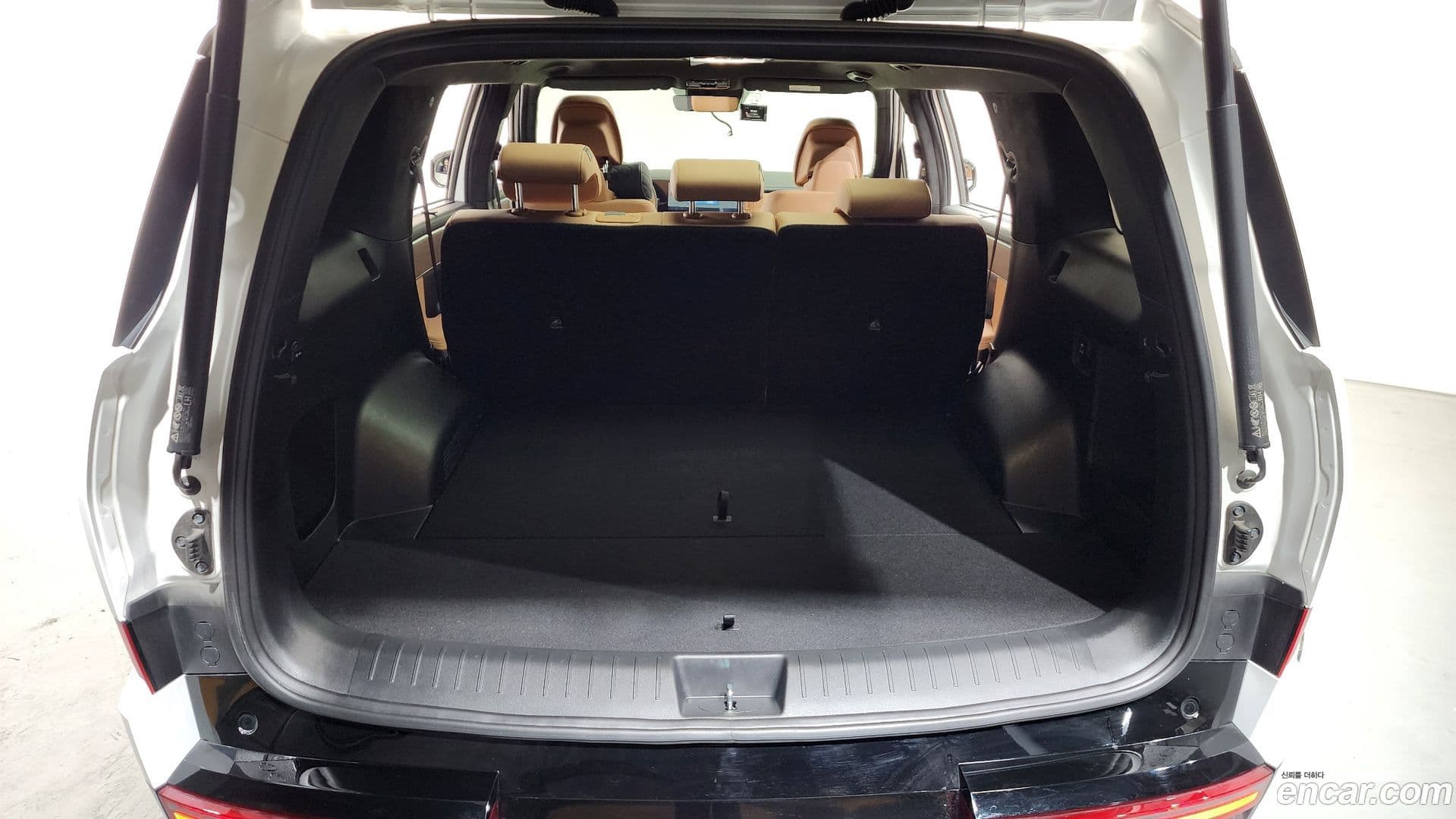 Main__Slider__Photo:Santafe Hyundai 2023.11-19