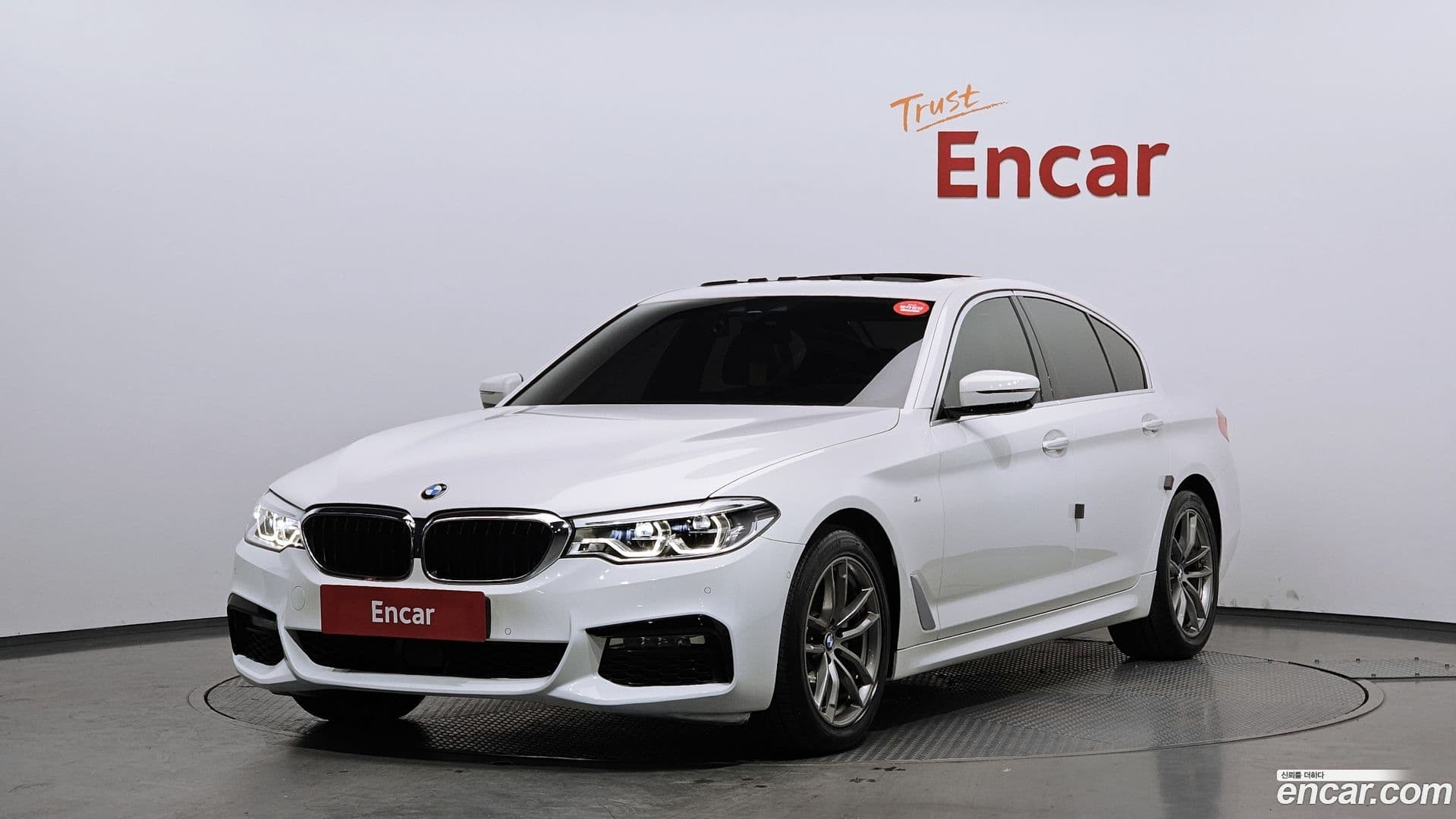 Main__Slider__Photo:5-Series BMW 2018.2-0